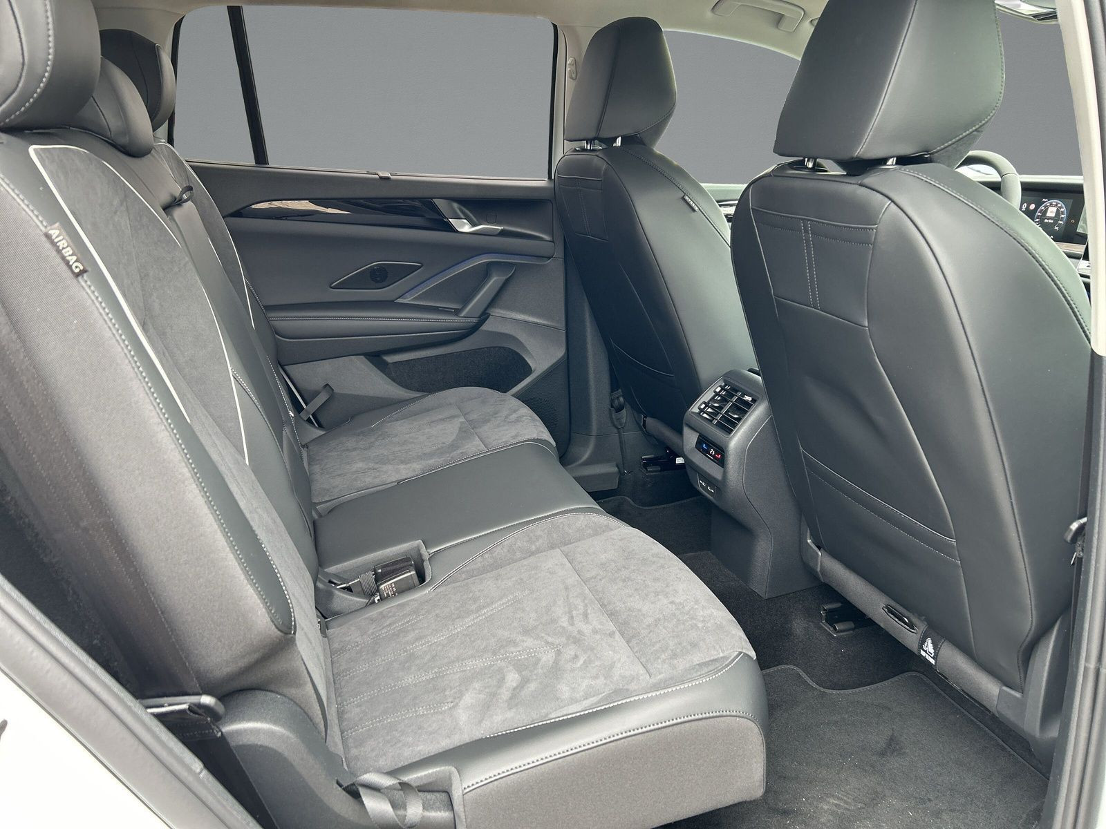 Volkswagen - Tayron_14