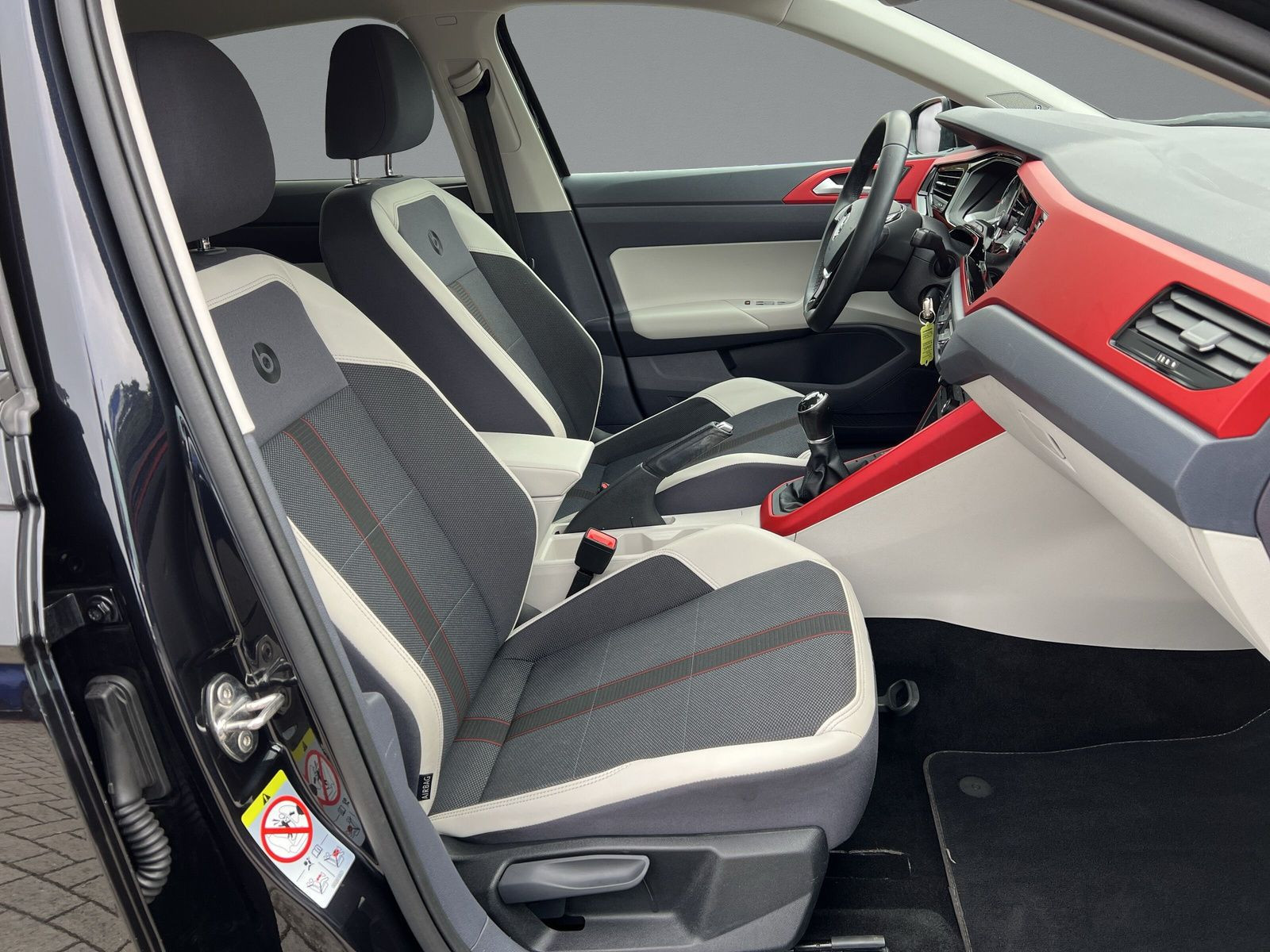 Volkswagen - Polo_12