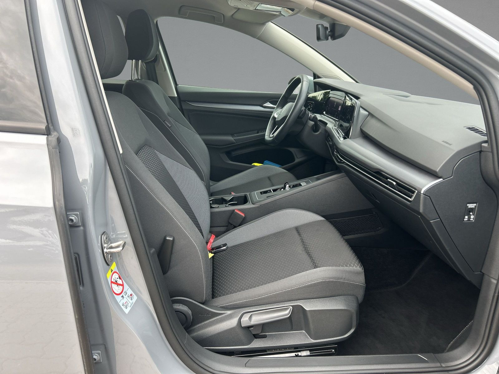 Volkswagen - Golf_12