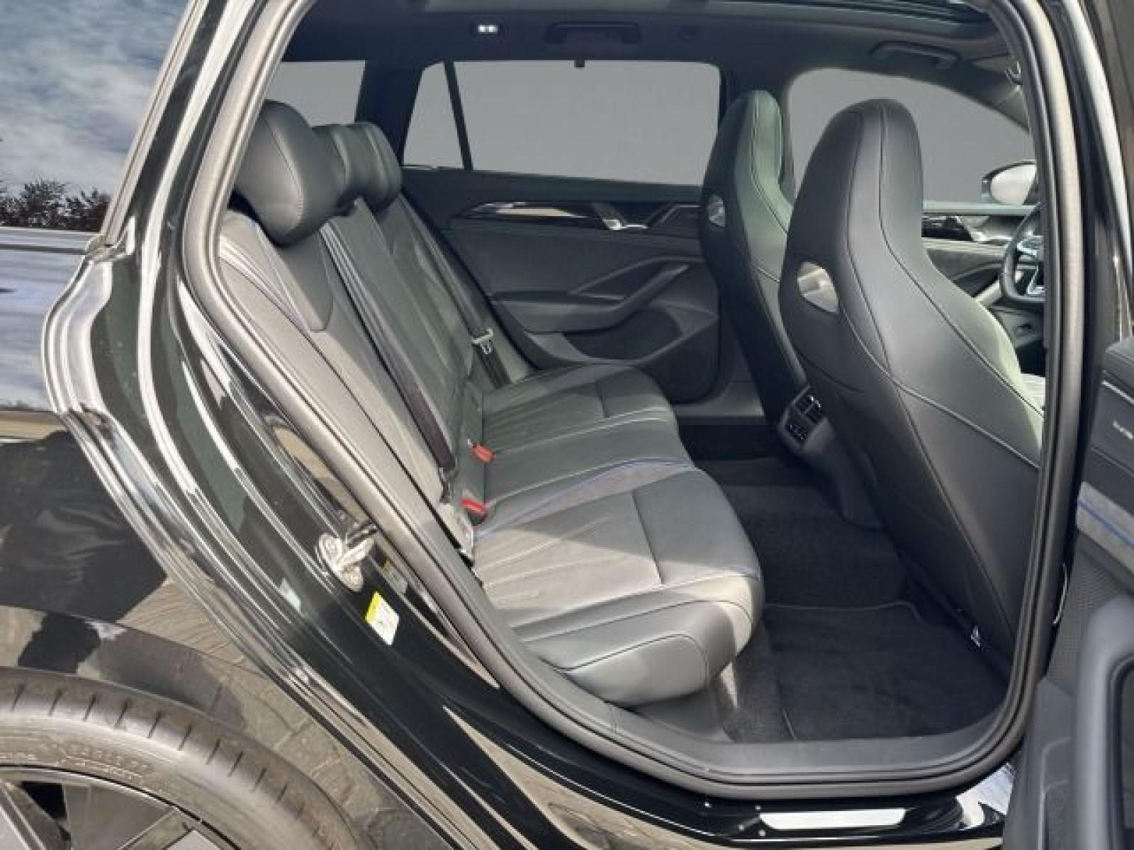 Volkswagen - Passat Variant_14