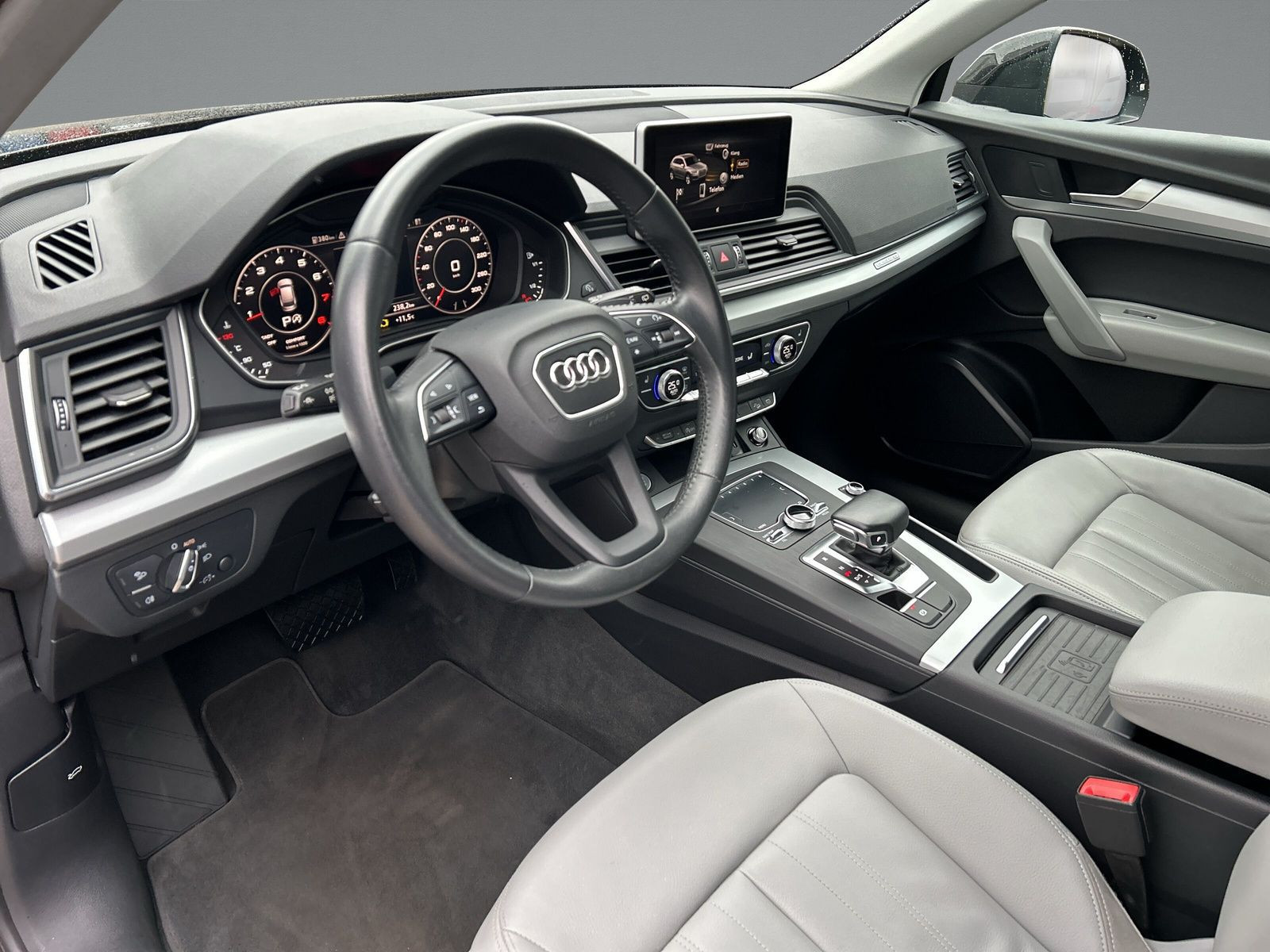 Audi - Q5_7