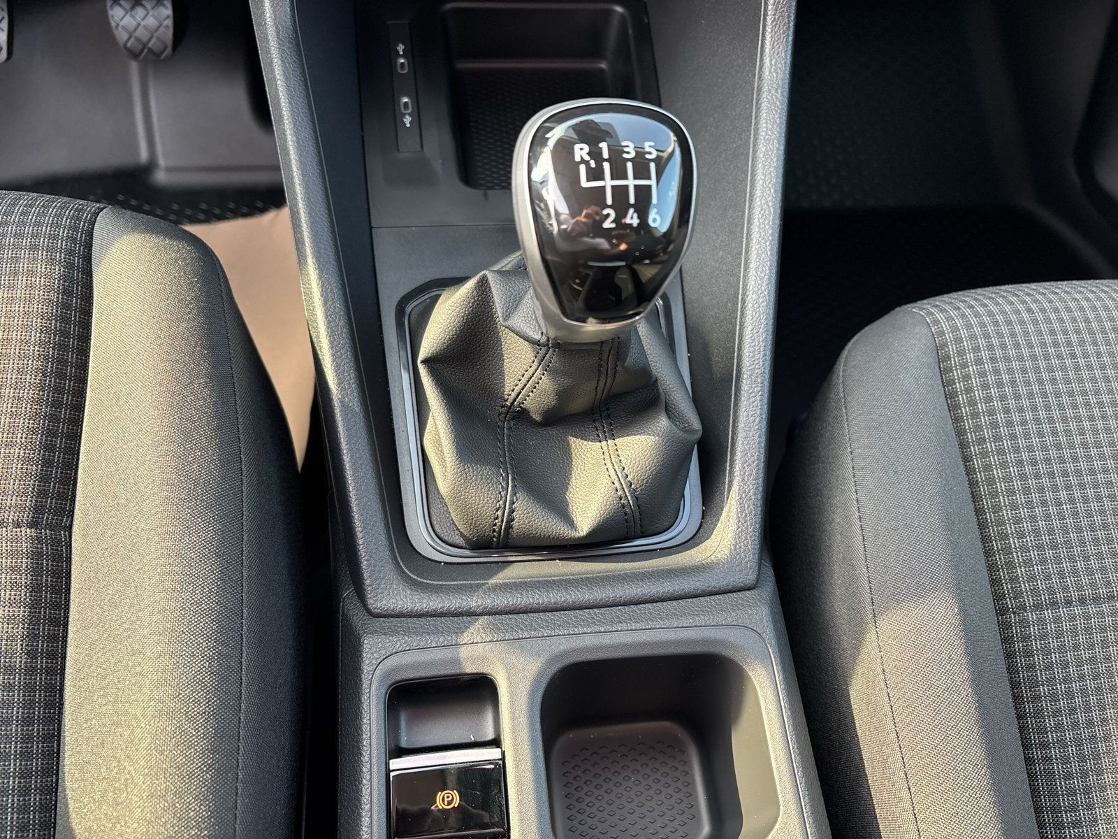 Volkswagen - Caddy_14