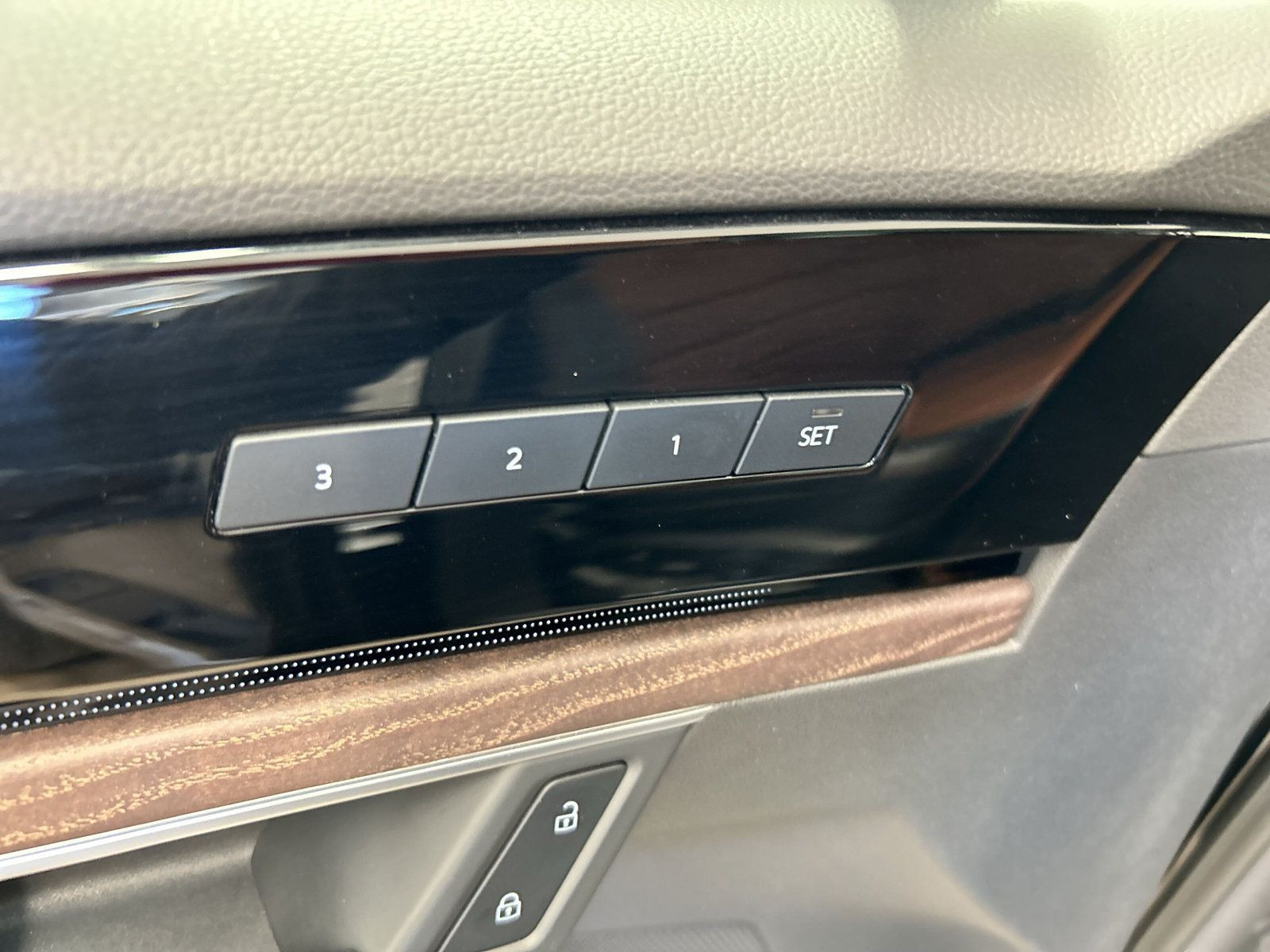 Volkswagen - Touareg_23