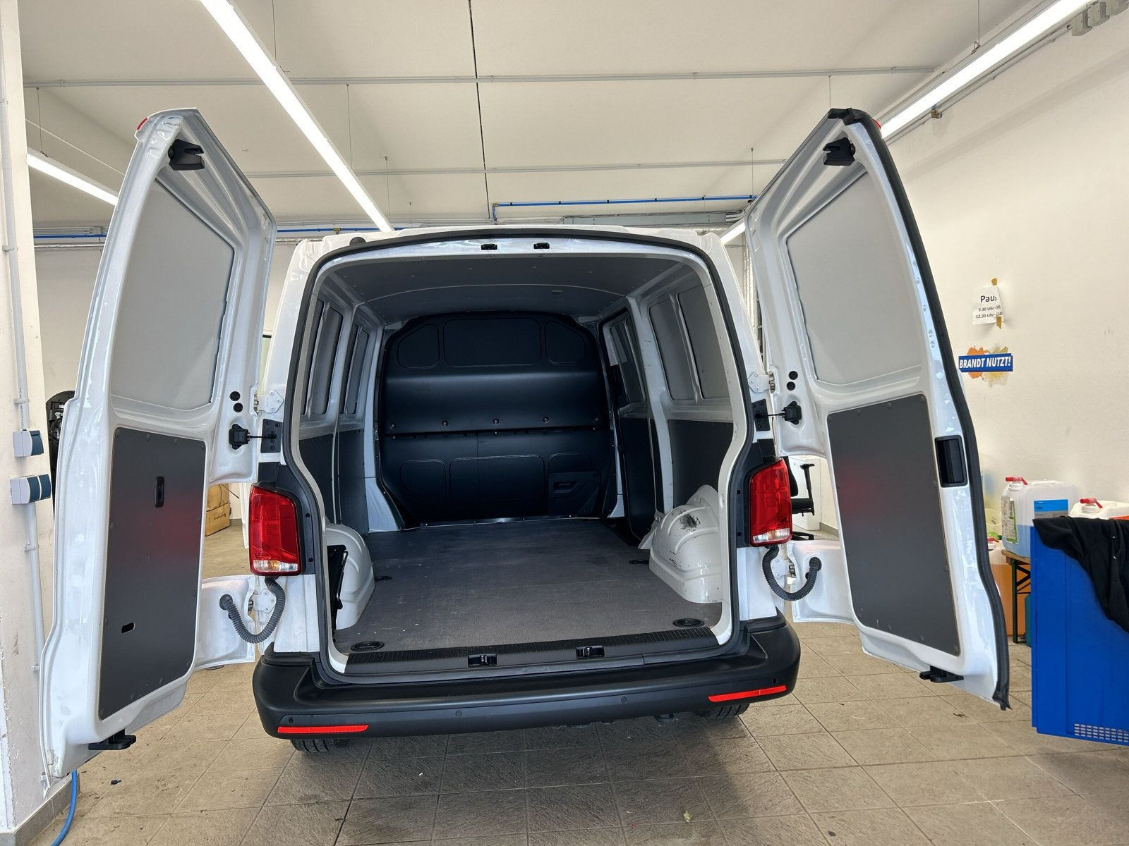 Volkswagen - T6.1 Transporter_9