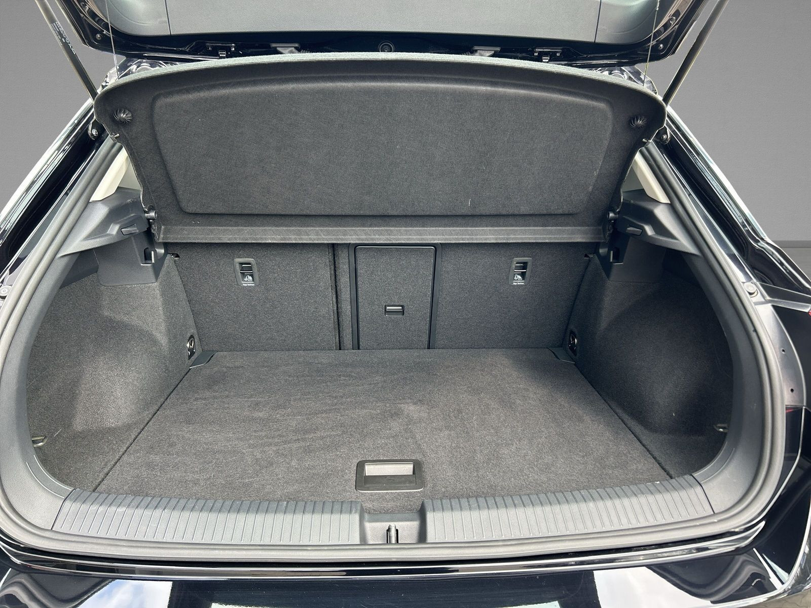 Volkswagen - T-Roc_11
