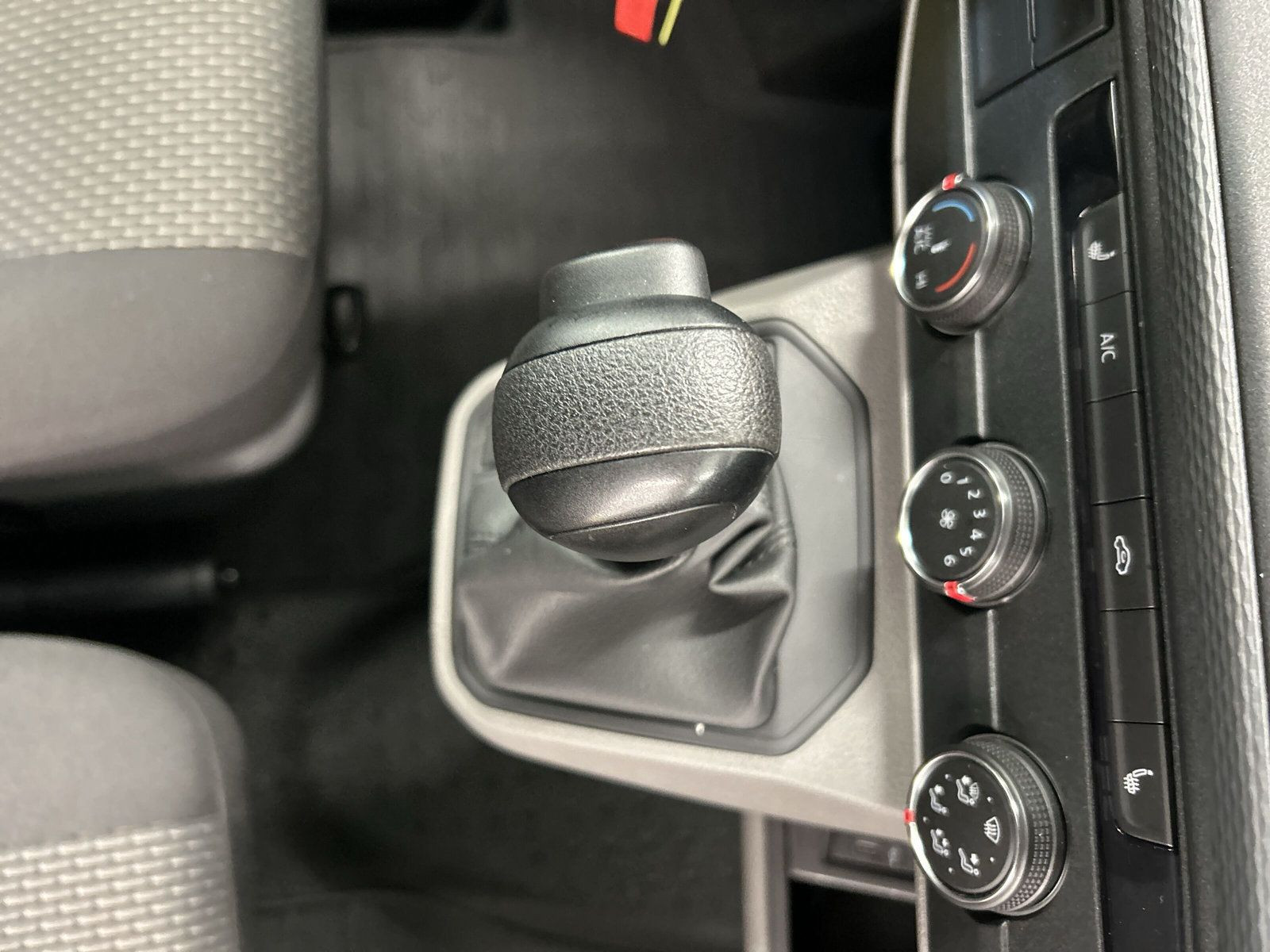 Volkswagen - T6.1 Transporter_14