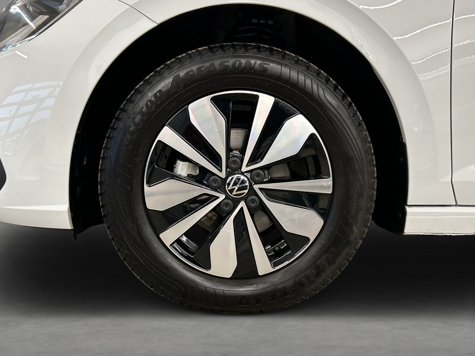 Volkswagen - Polo_6