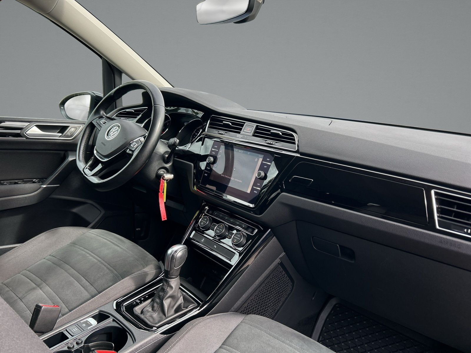 Volkswagen - Touran_14