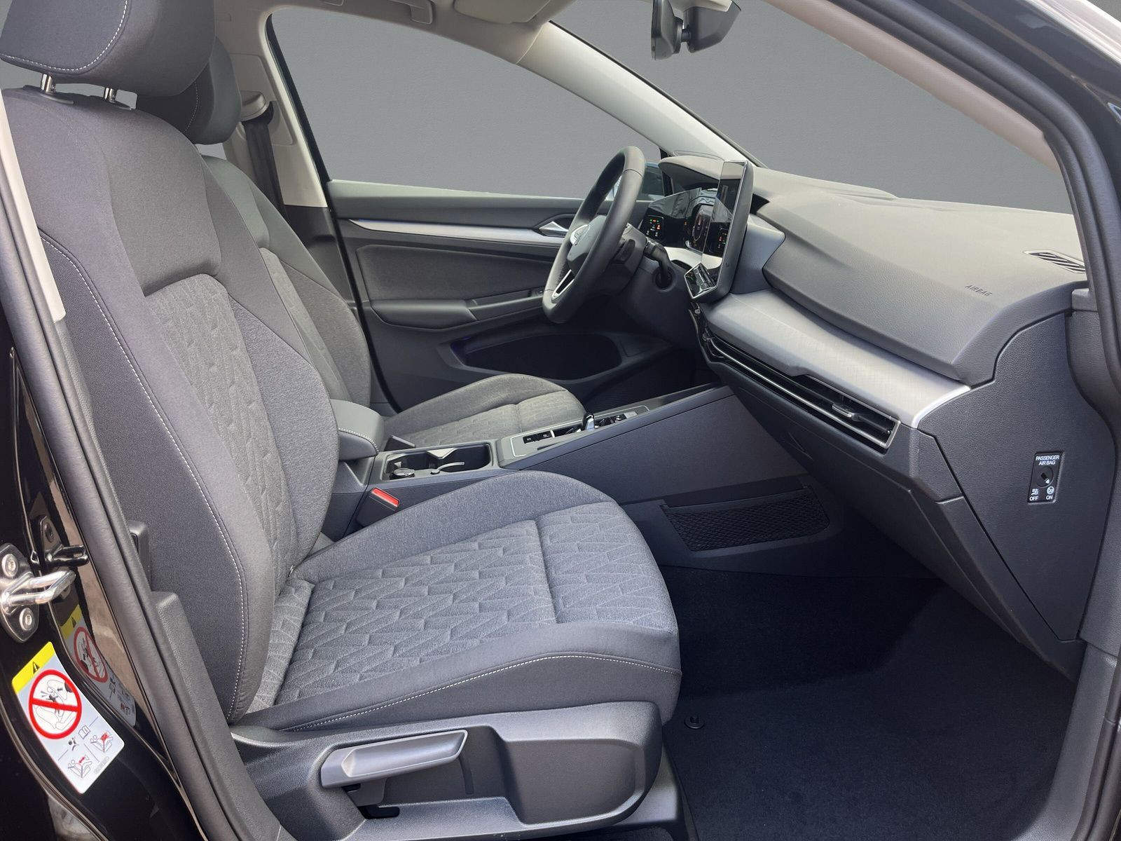 Volkswagen - Golf_12