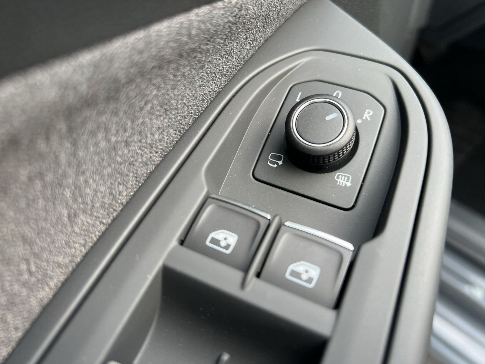 Volkswagen - Golf_24