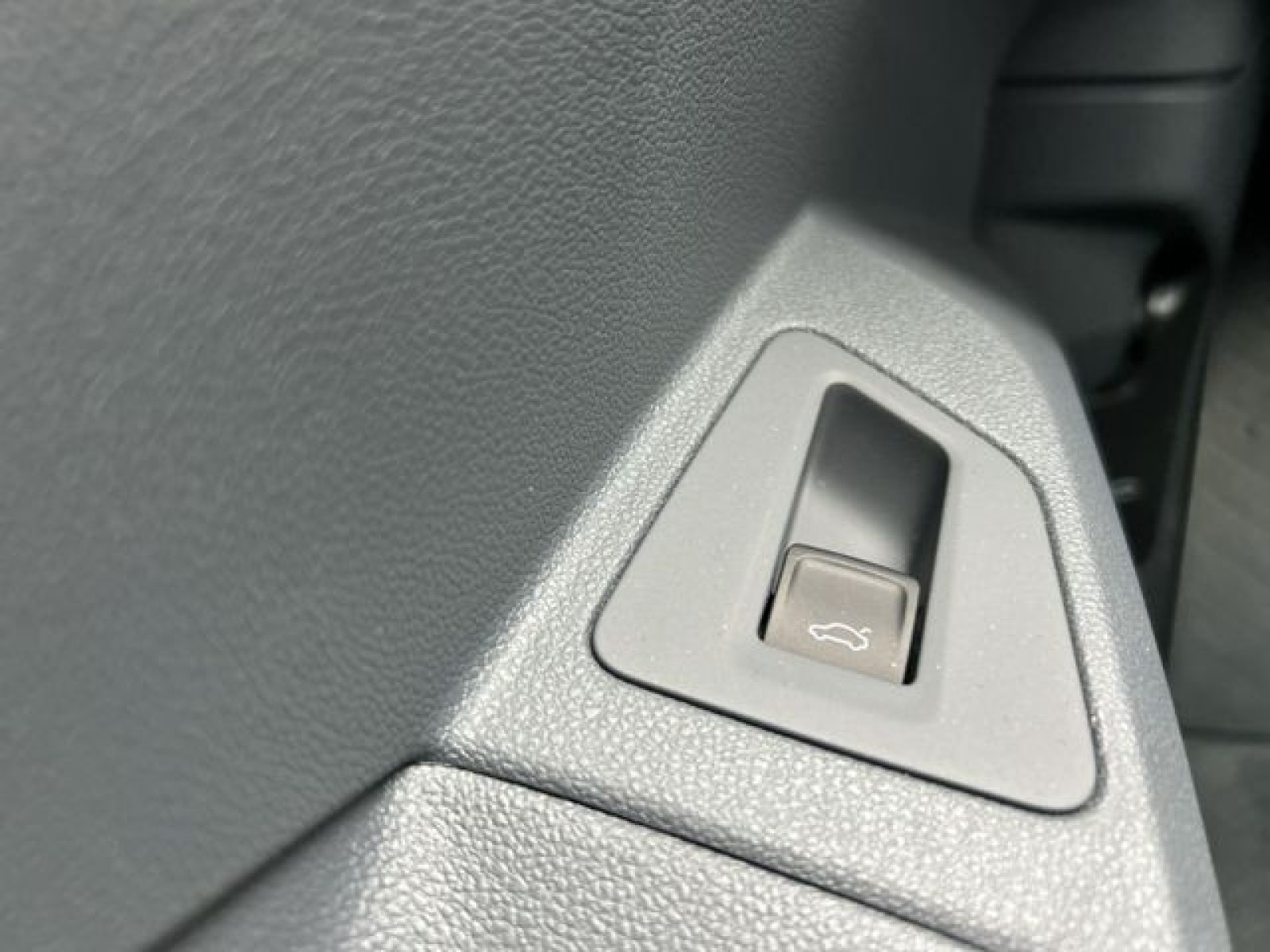 Volkswagen - Touareg_26