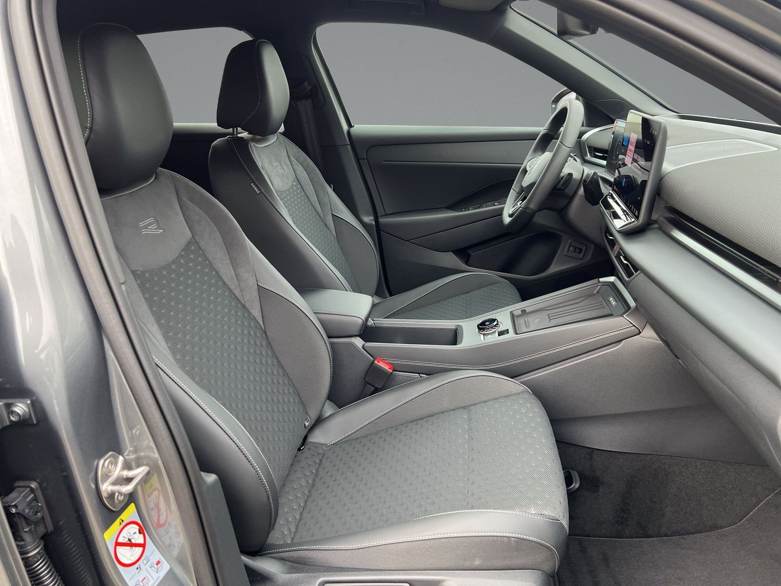 Volkswagen - T-Roc_12