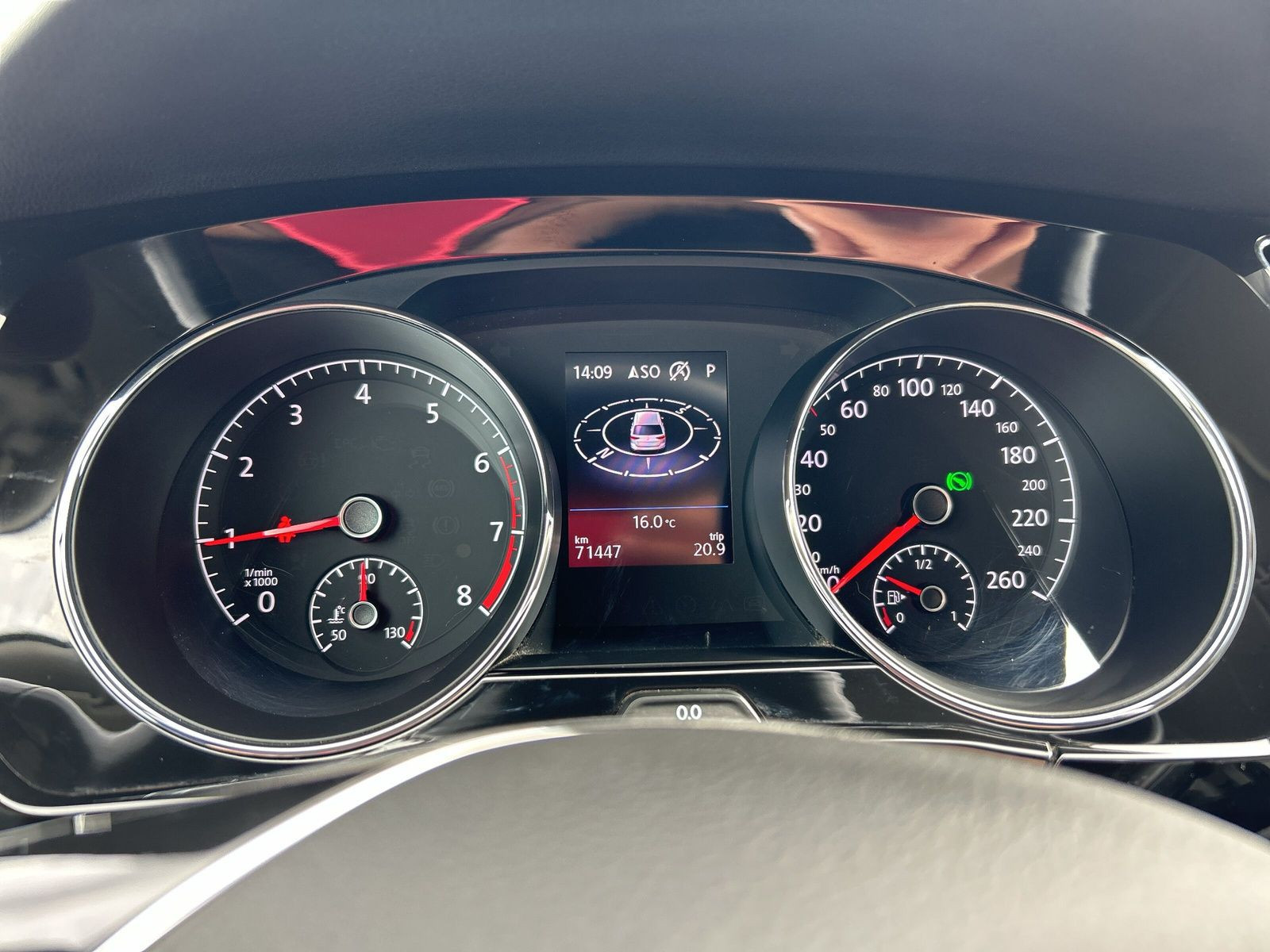 Volkswagen - Touran_20