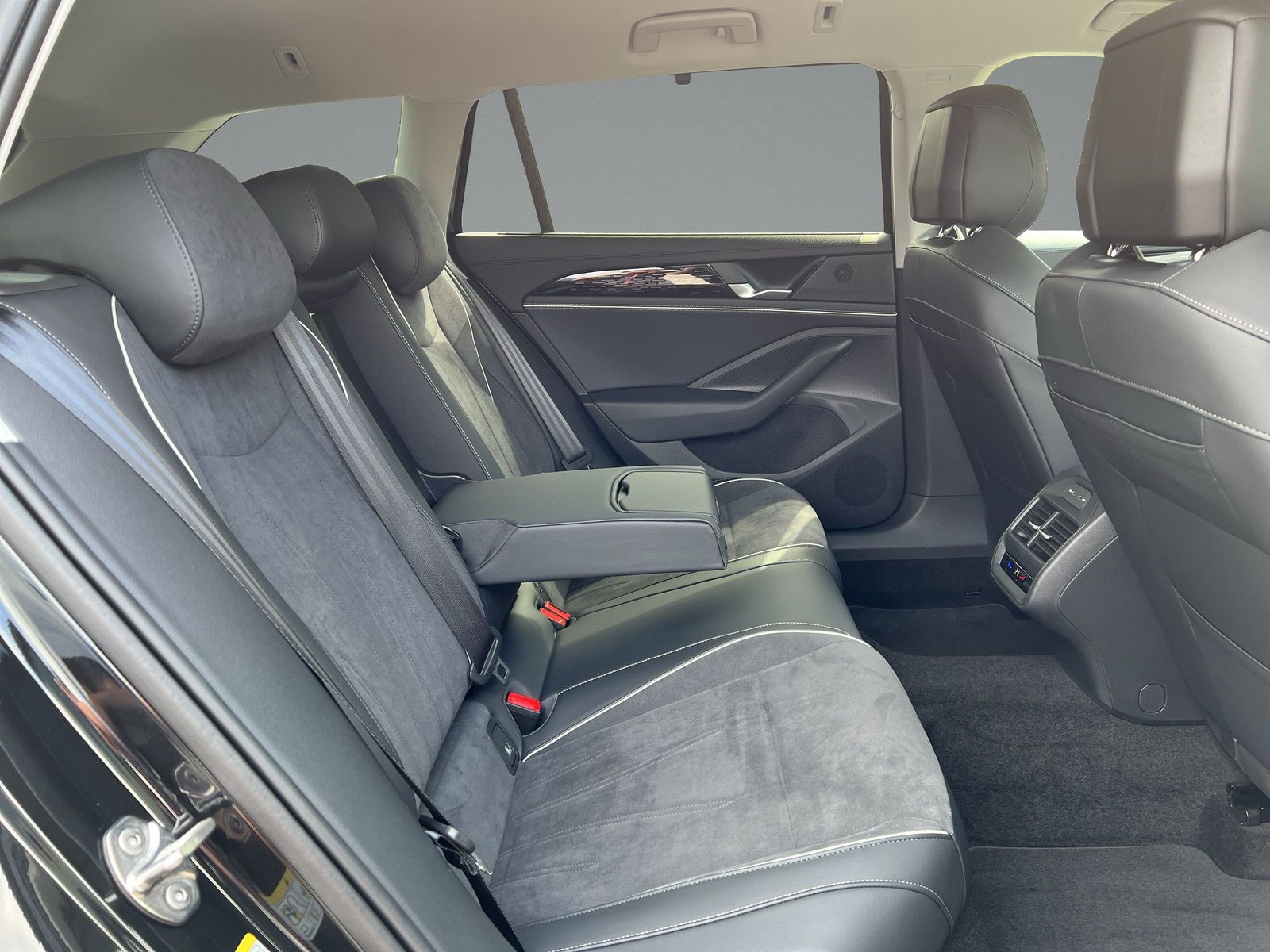 Volkswagen - Passat Variant_14