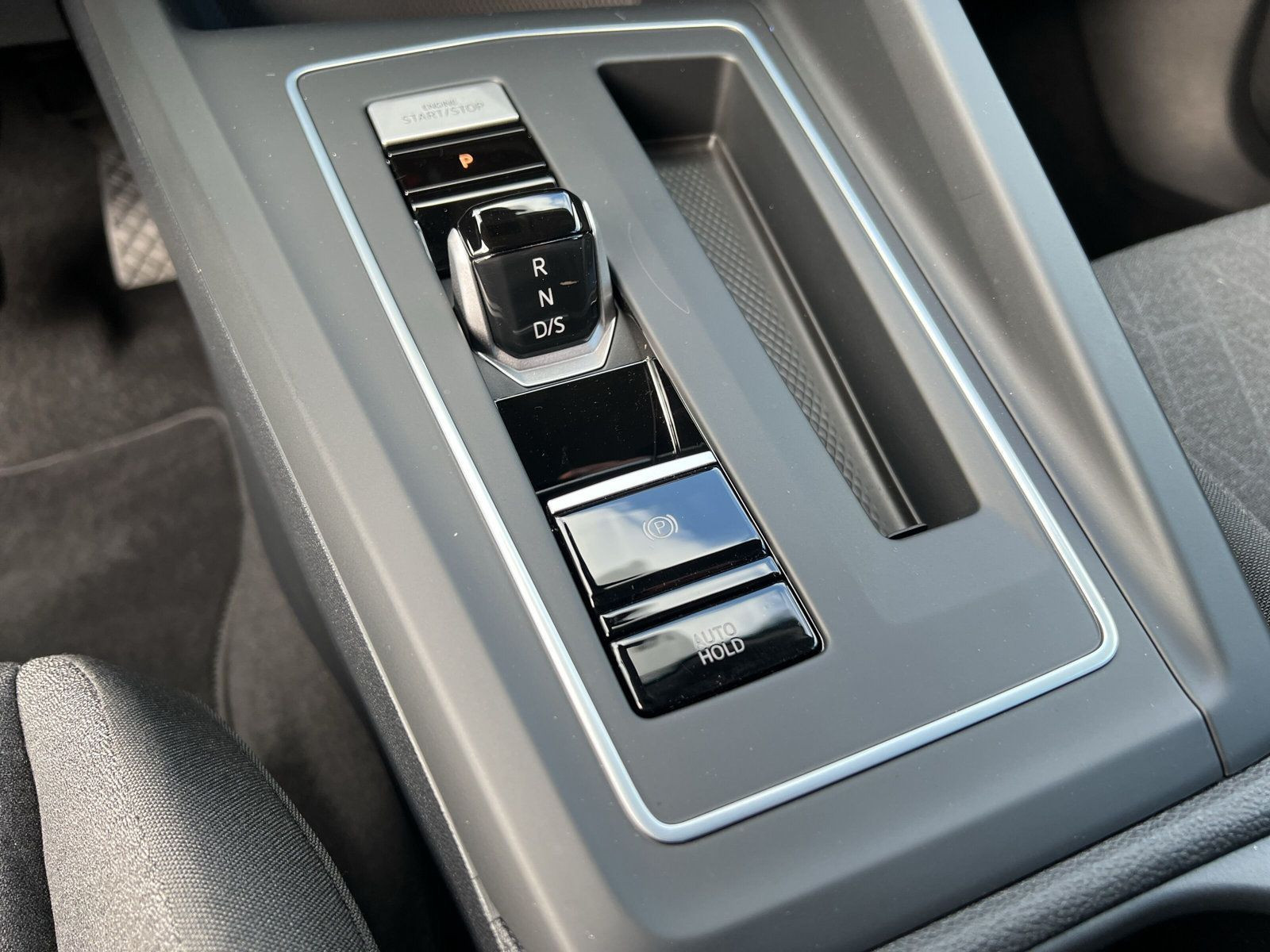 Volkswagen - Golf_16