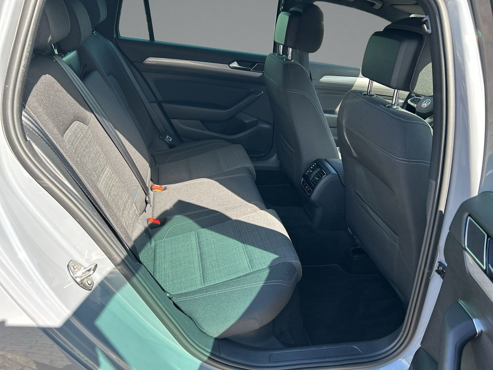 Volkswagen - Passat Variant_13