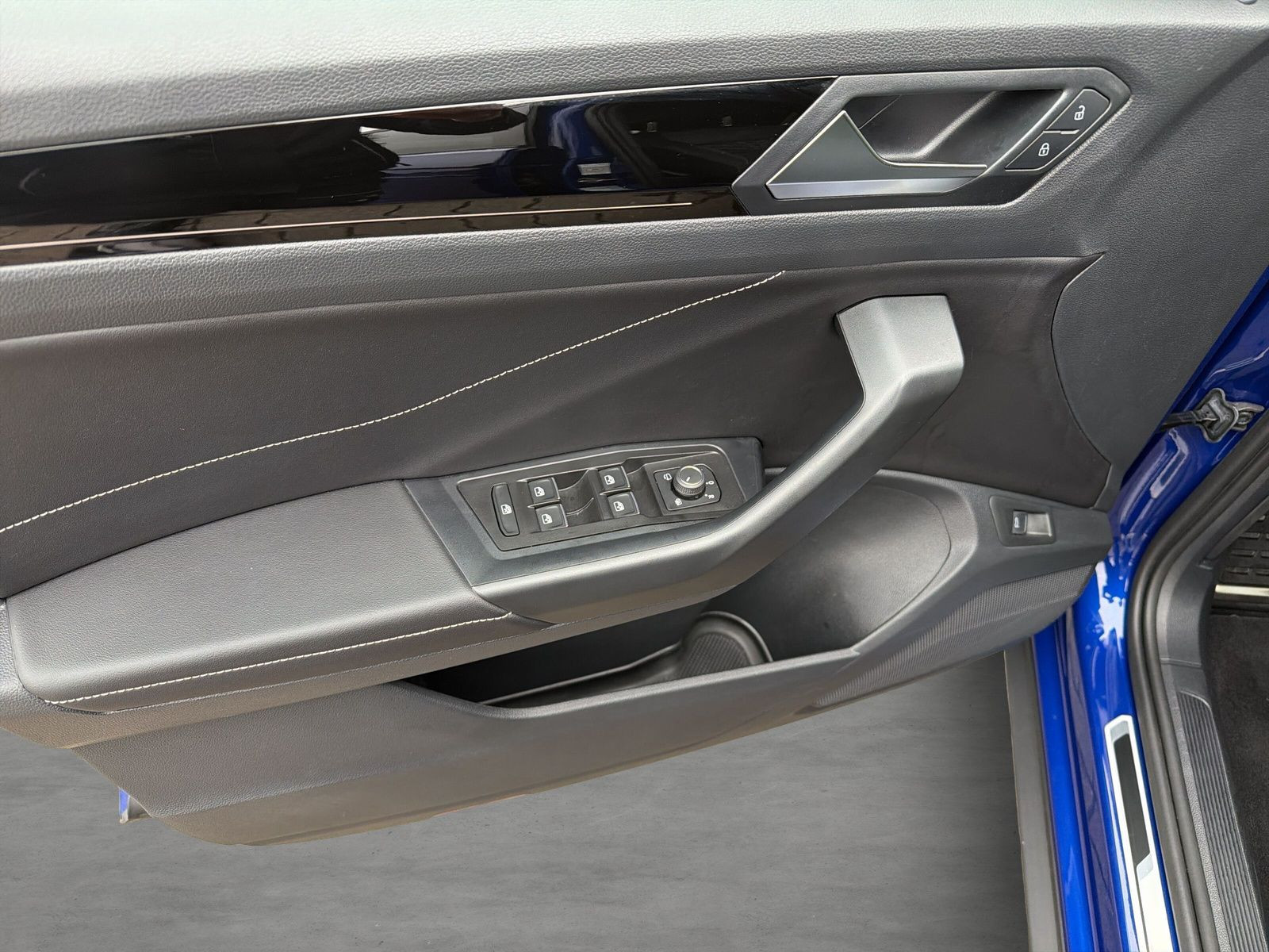 Volkswagen - T-Roc_23