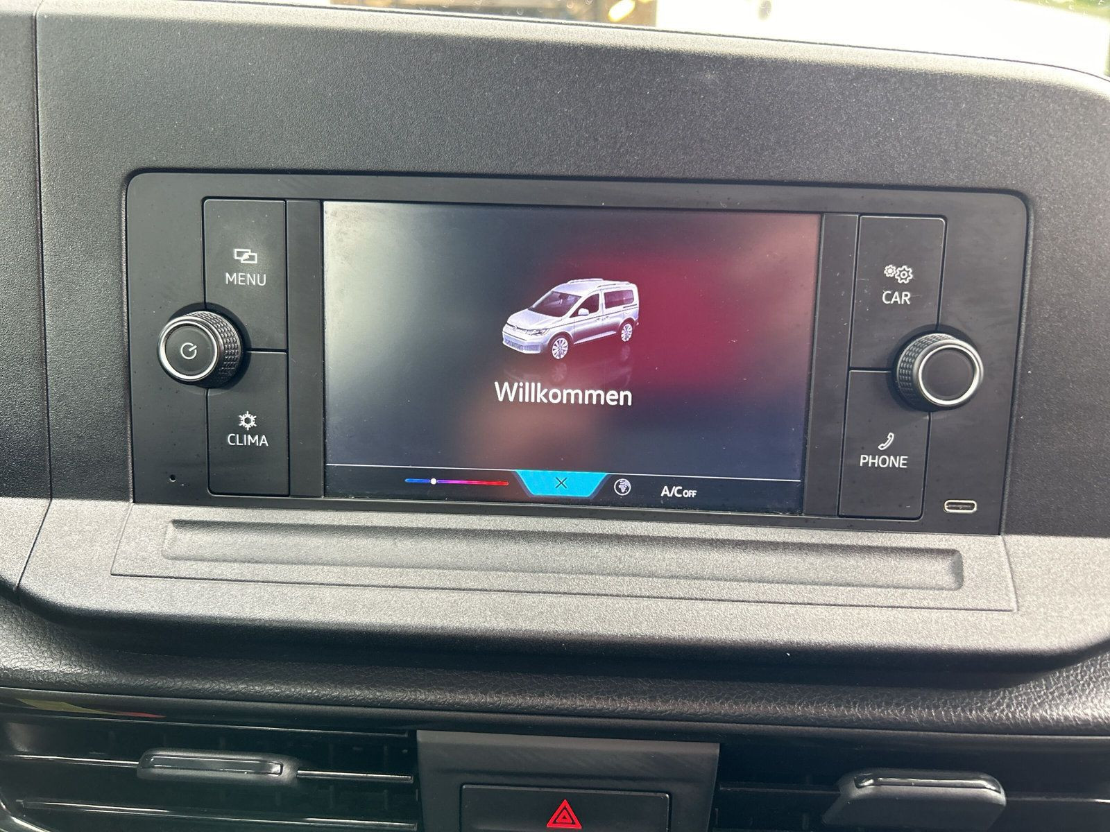 Volkswagen - {2372}_19