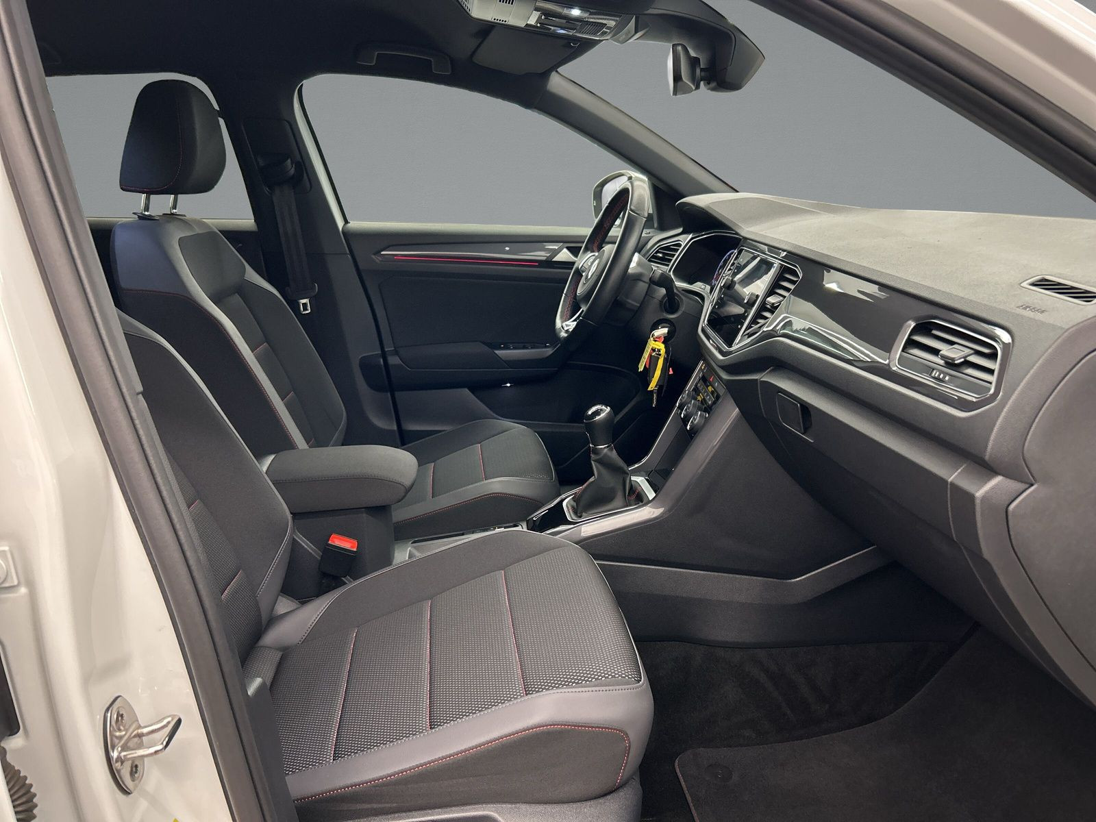 Volkswagen - T-Roc_10