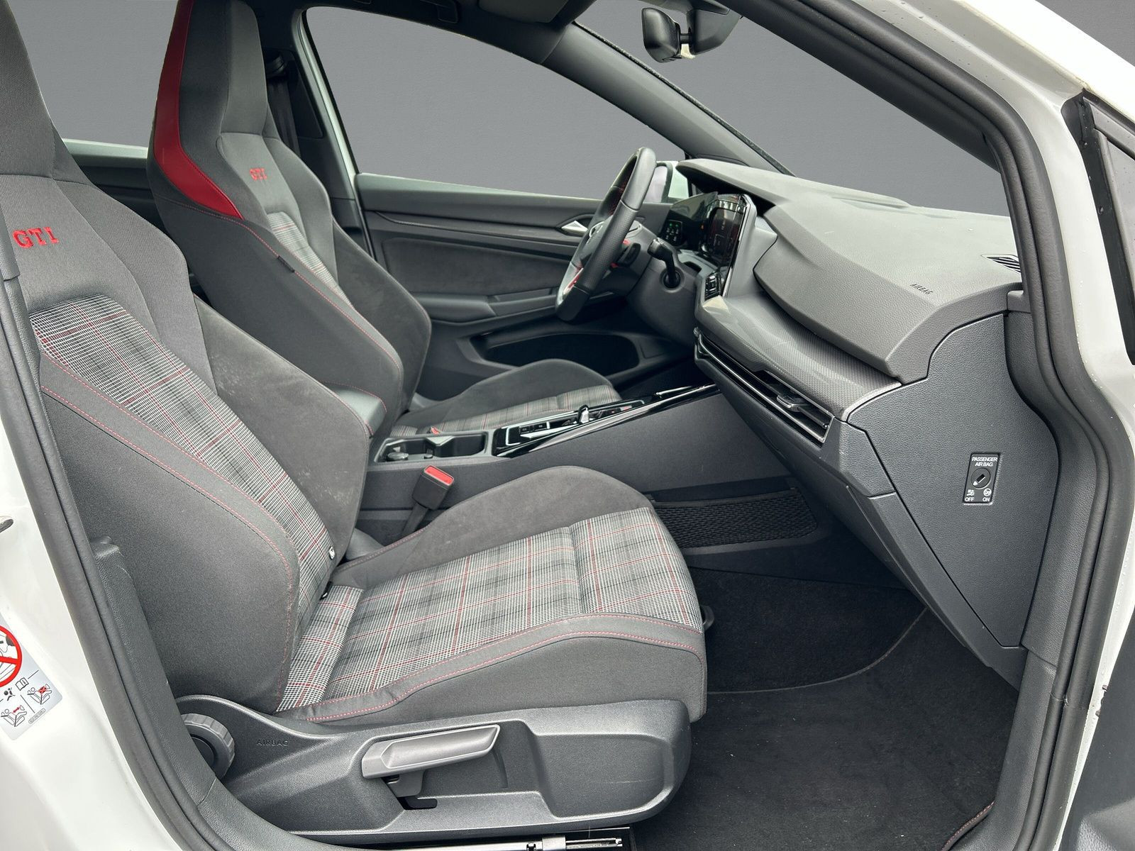 Volkswagen - Golf GTI_10