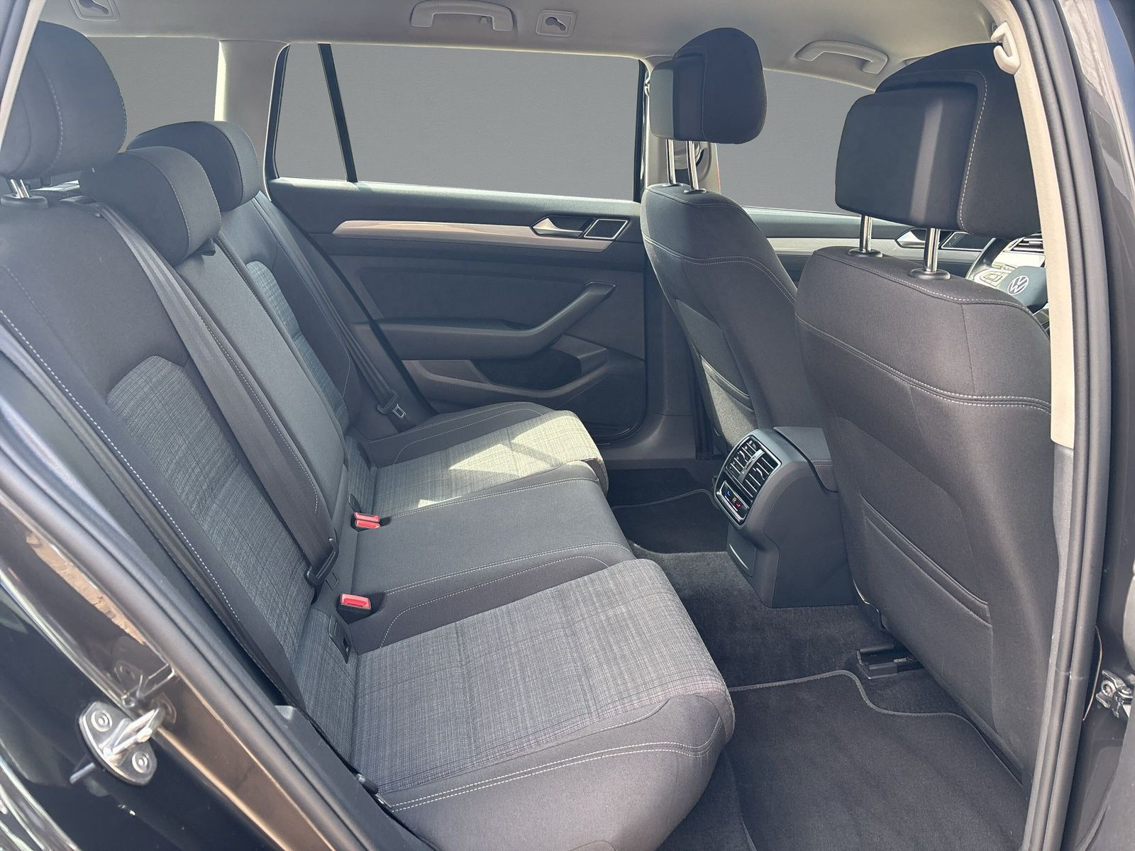 Volkswagen - Passat Variant_13