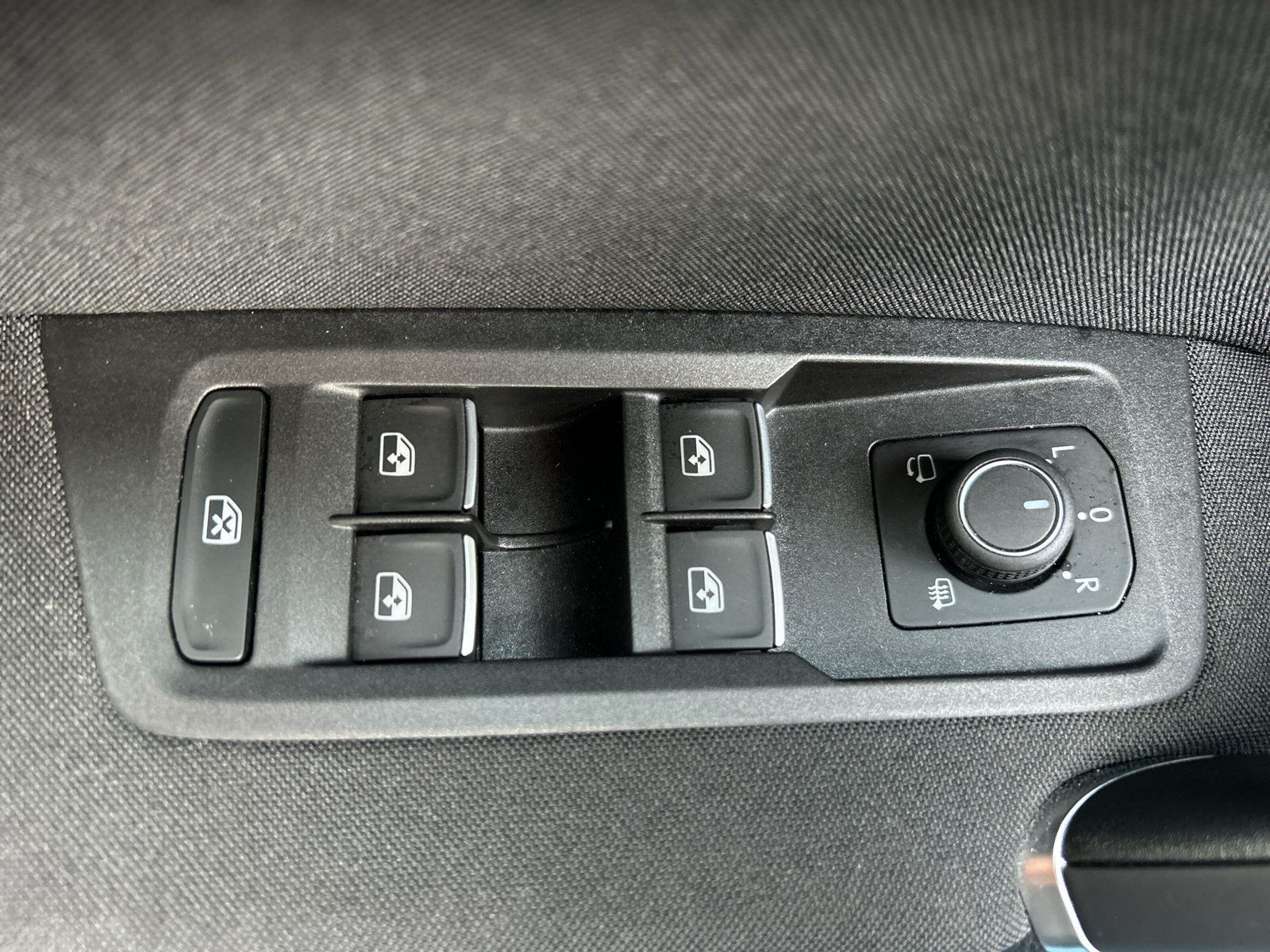 Volkswagen - Touran_25