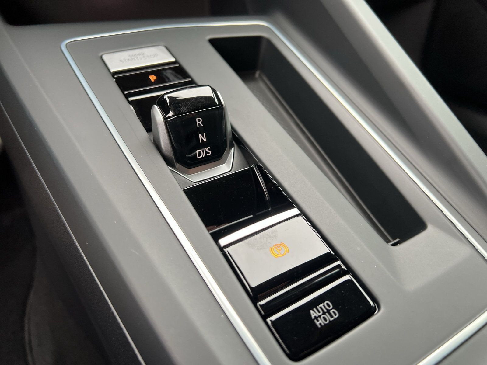 Volkswagen - Golf_15