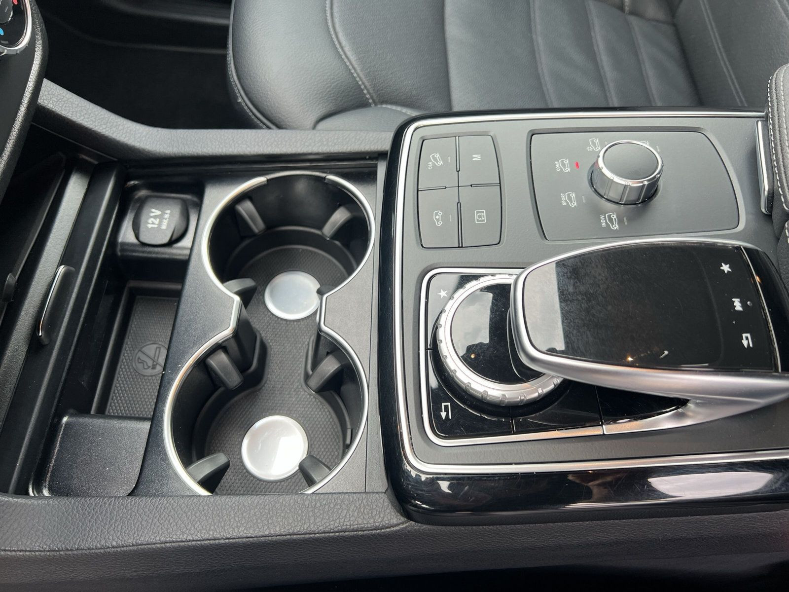 Mercedes-Benz - GLE 400_34