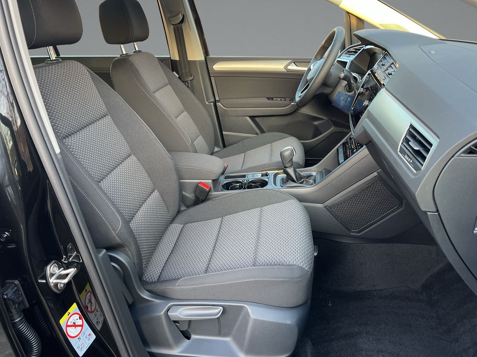 Volkswagen - Touran_12