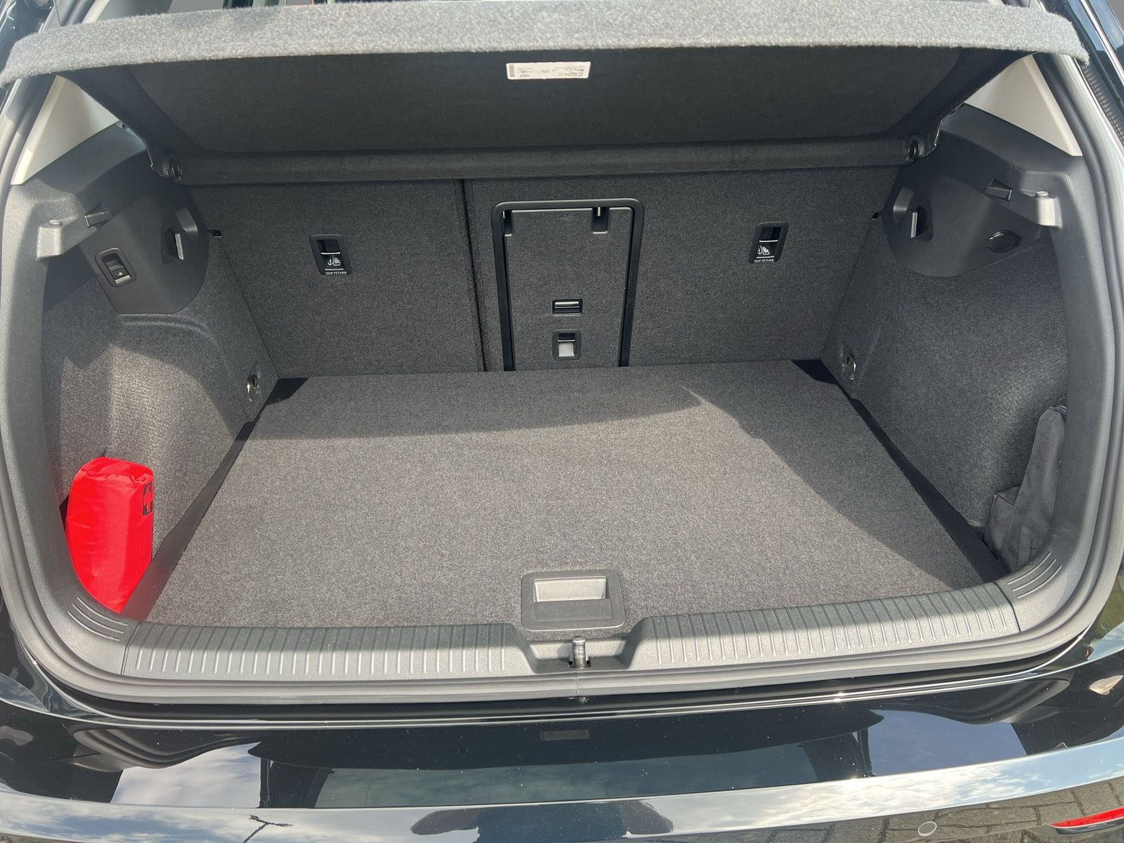 Volkswagen - Golf_11