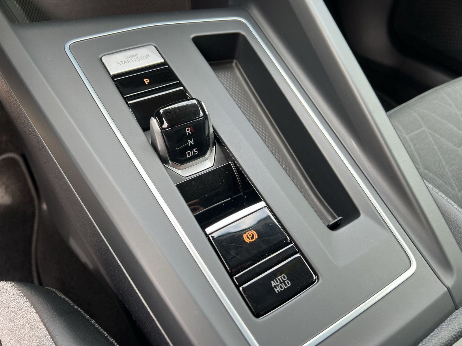 Volkswagen - Golf_15