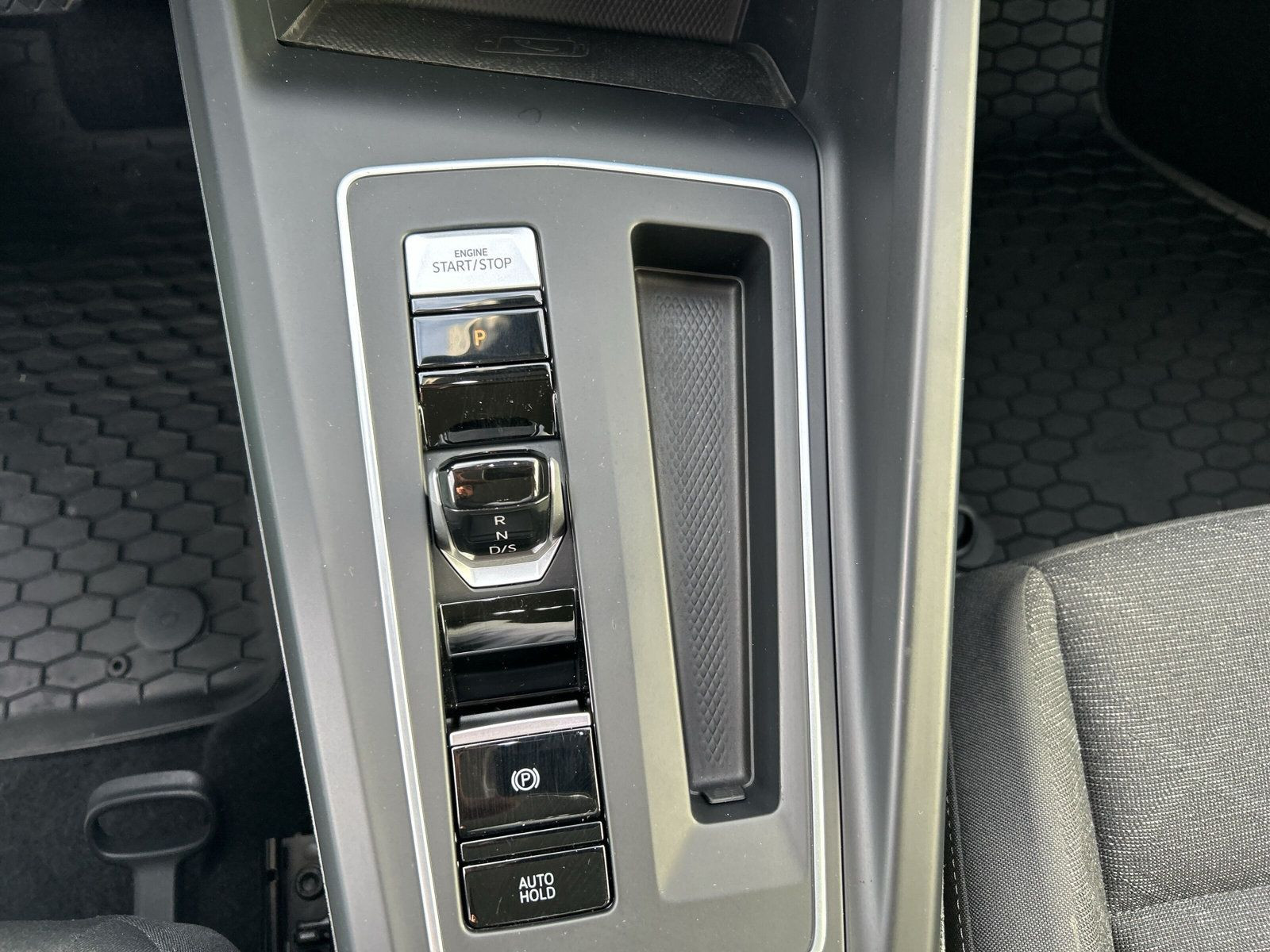 Volkswagen - Golf_15