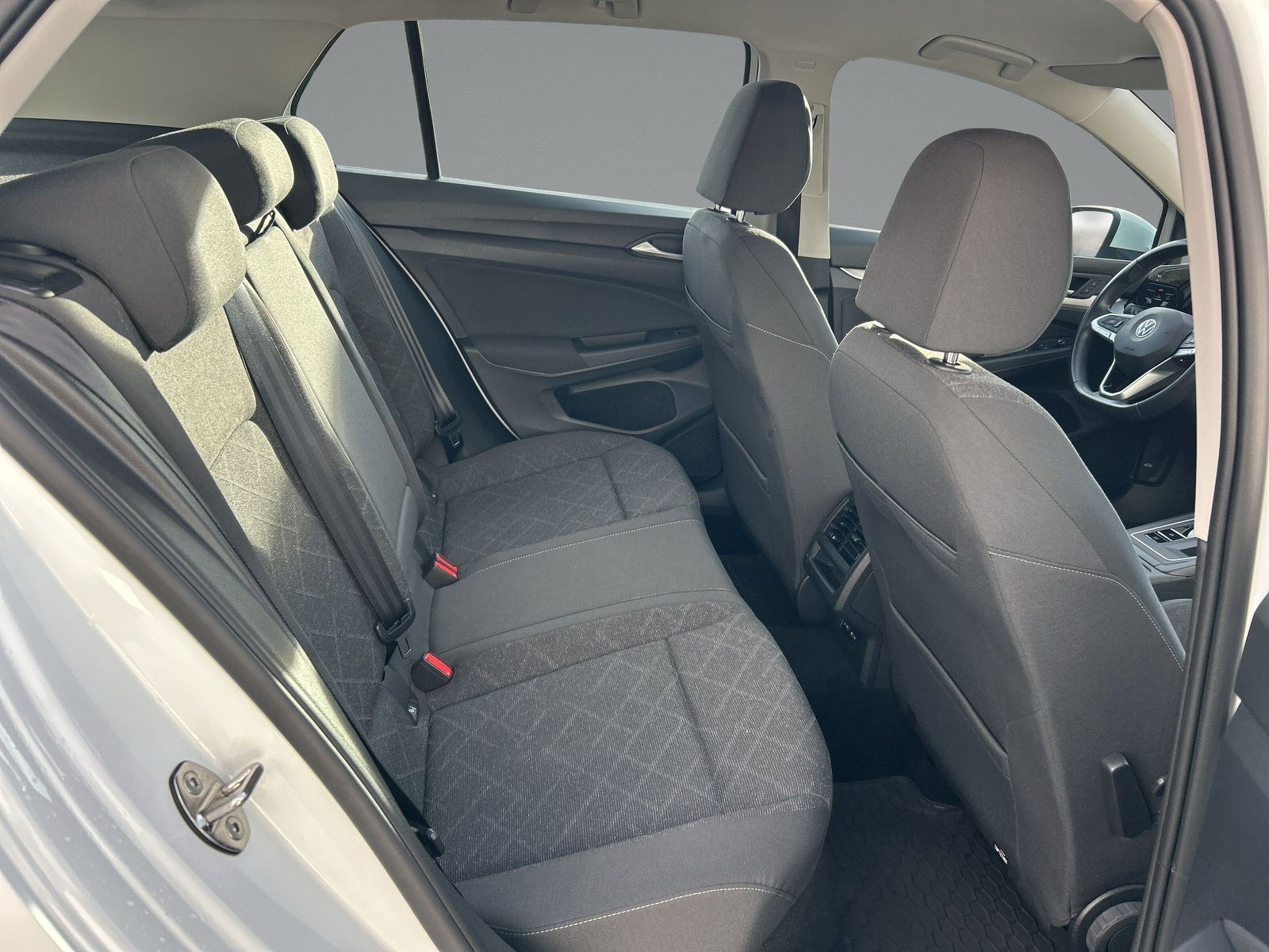 Volkswagen - Golf_13