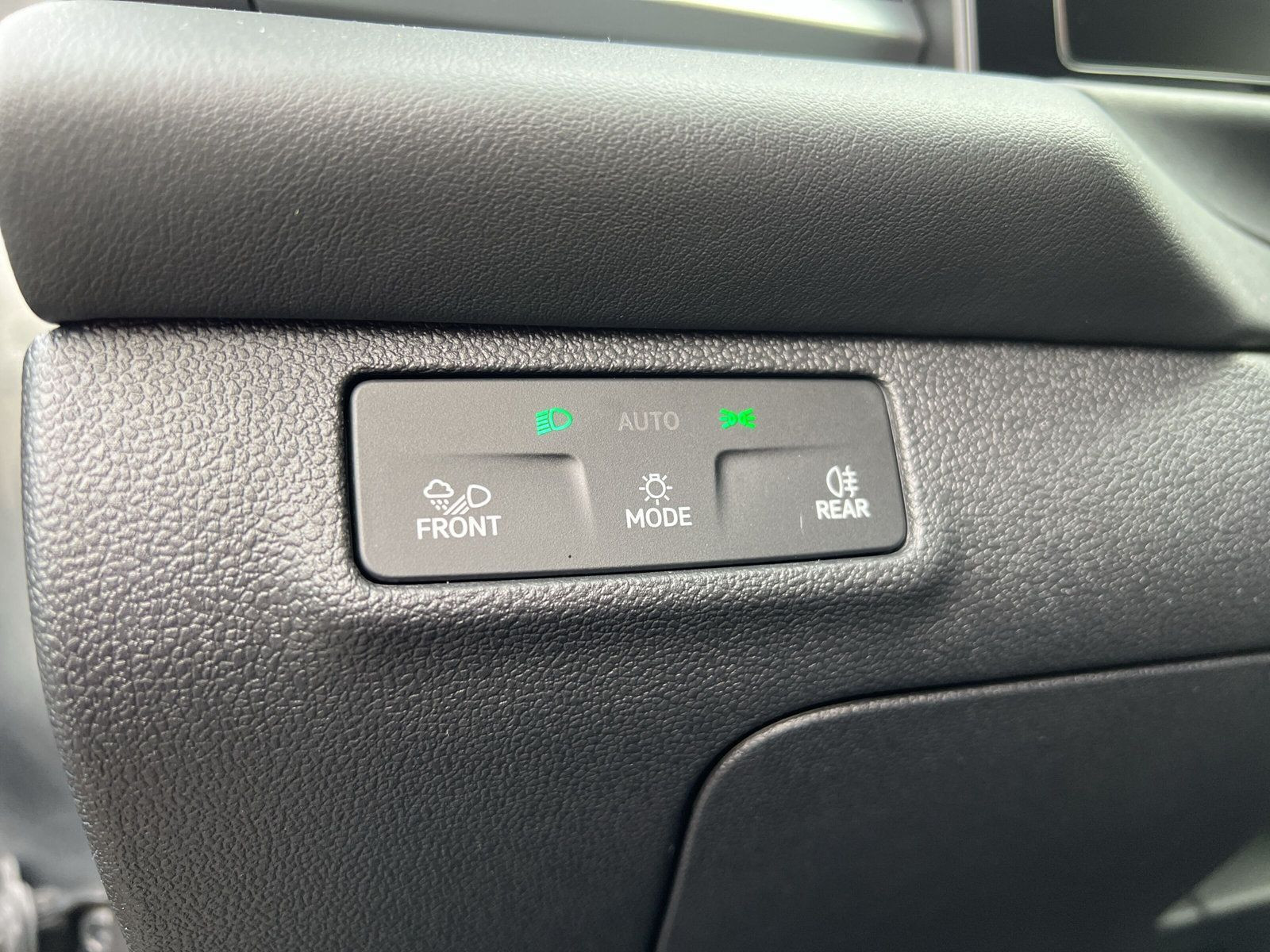 Volkswagen - T-Roc_32