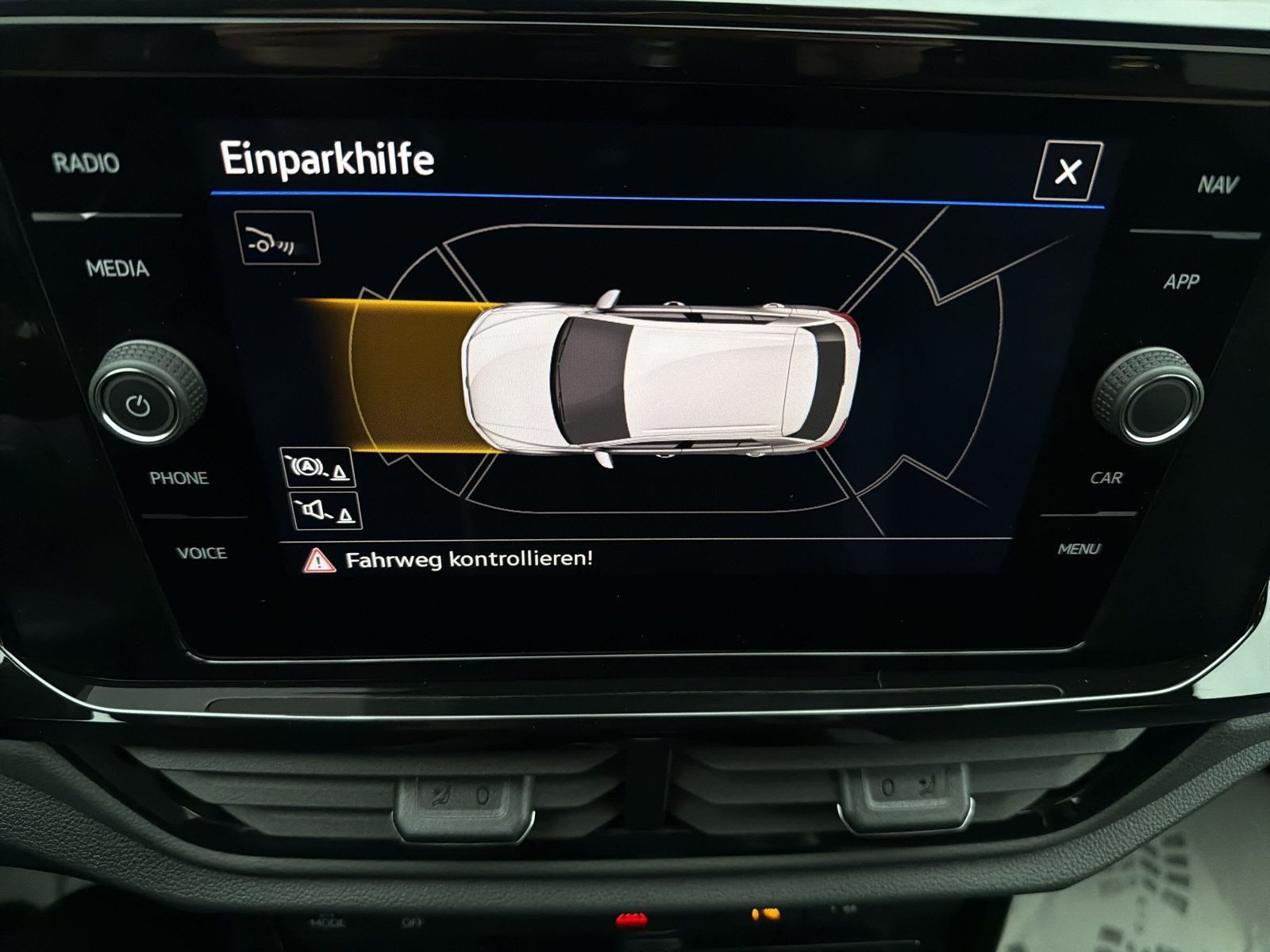 Volkswagen - T-Roc_35