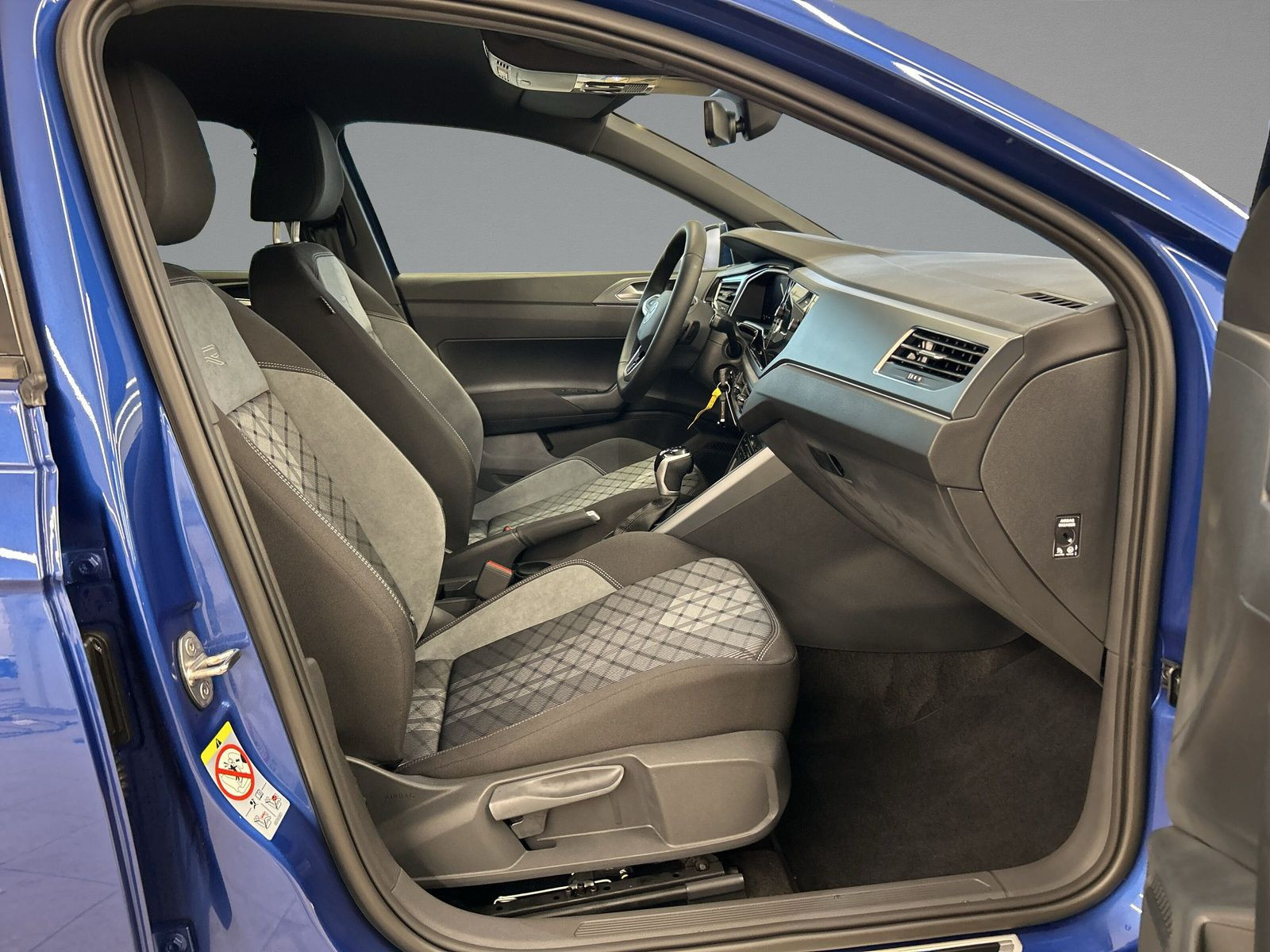 Volkswagen - Polo_12