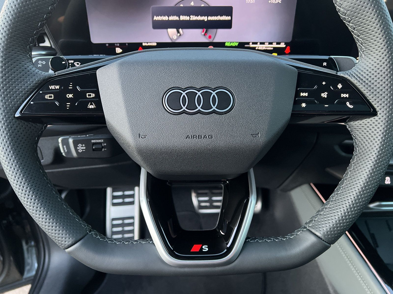 Audi - Q3_27