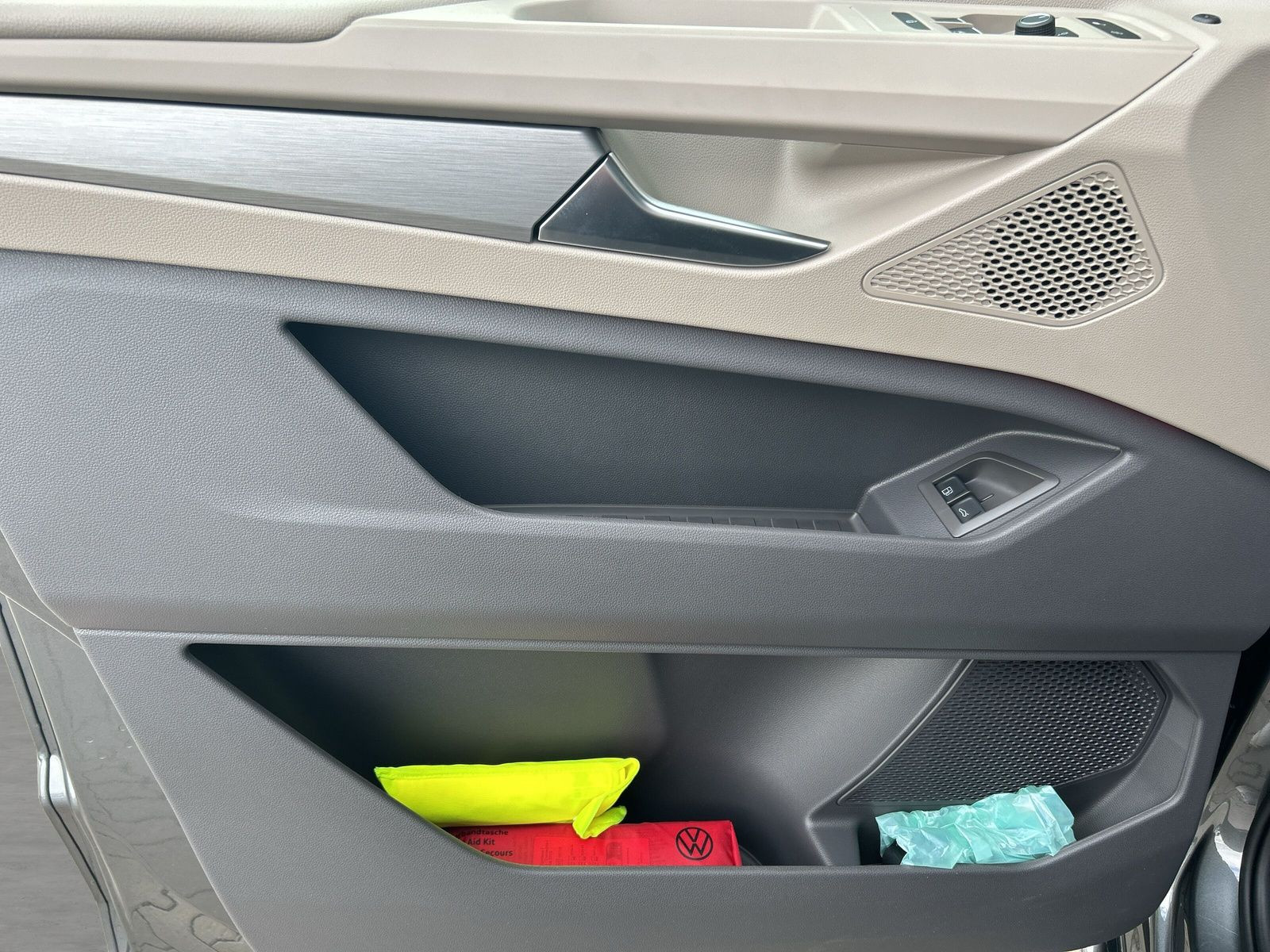 Volkswagen - Multivan_21