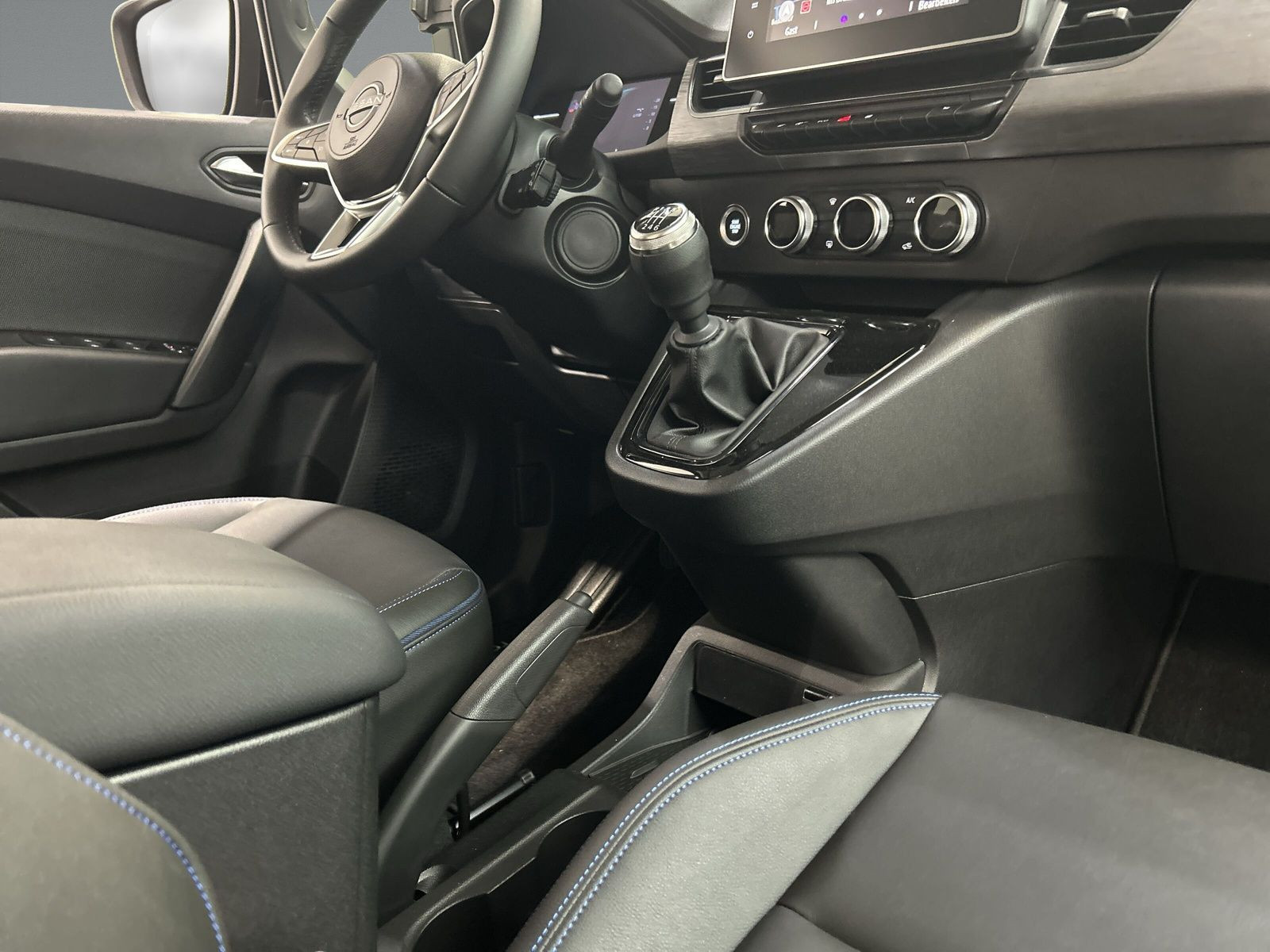 Nissan - Townstar_12