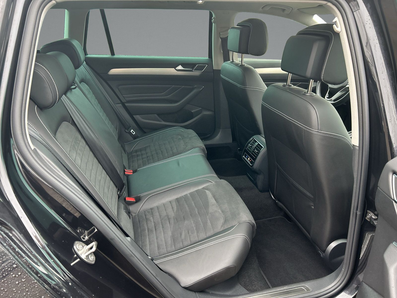 Volkswagen - Passat Variant_12