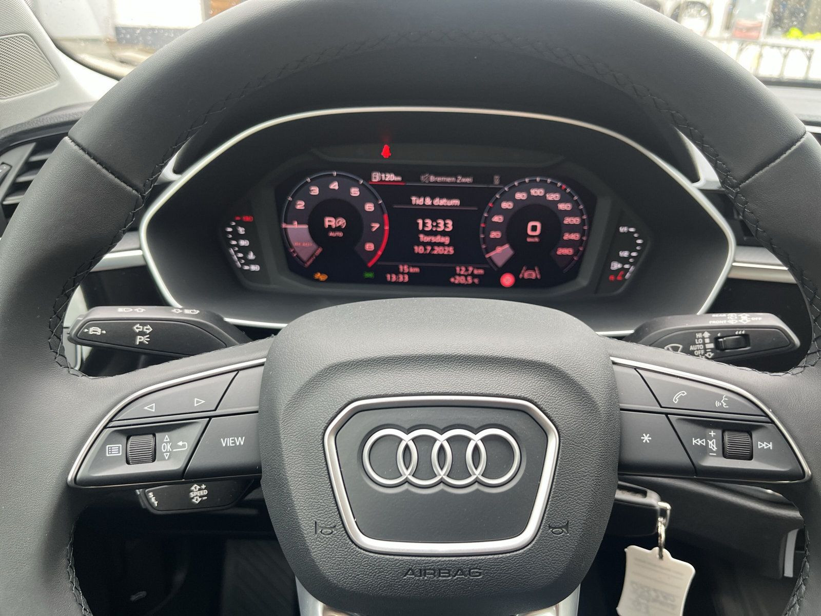 Audi - Q3_24