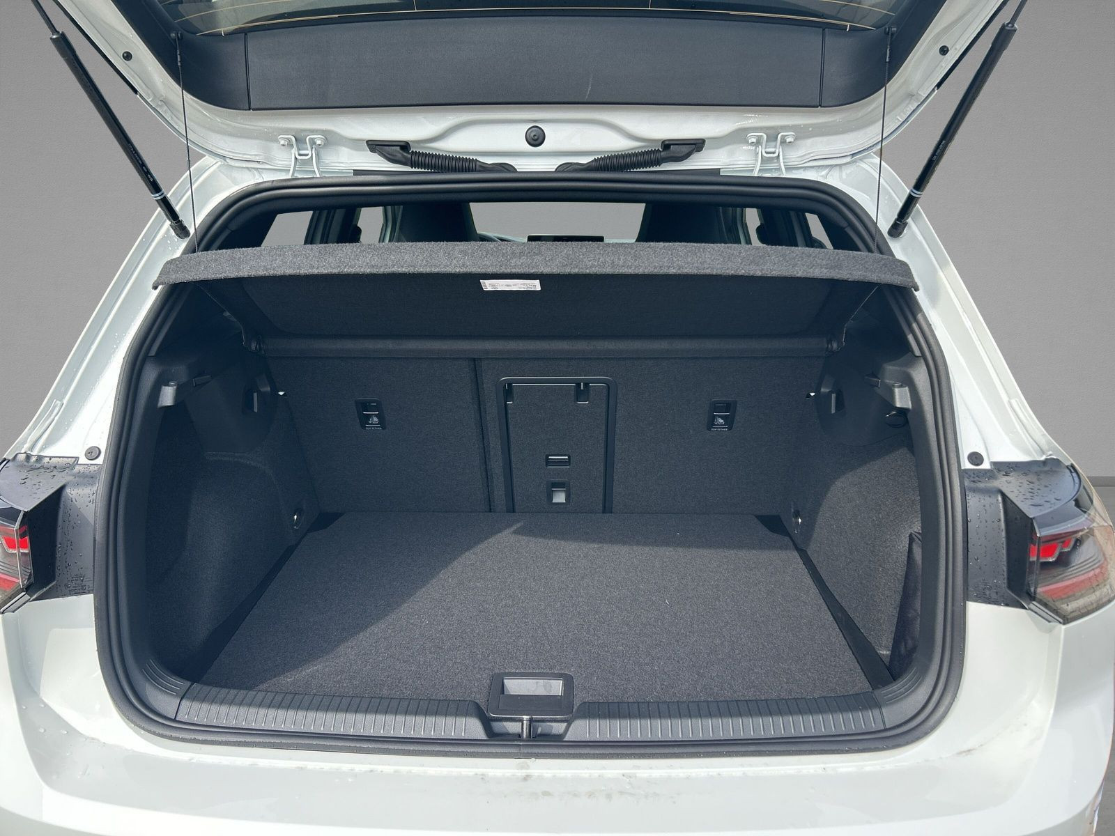 Volkswagen - Golf_12