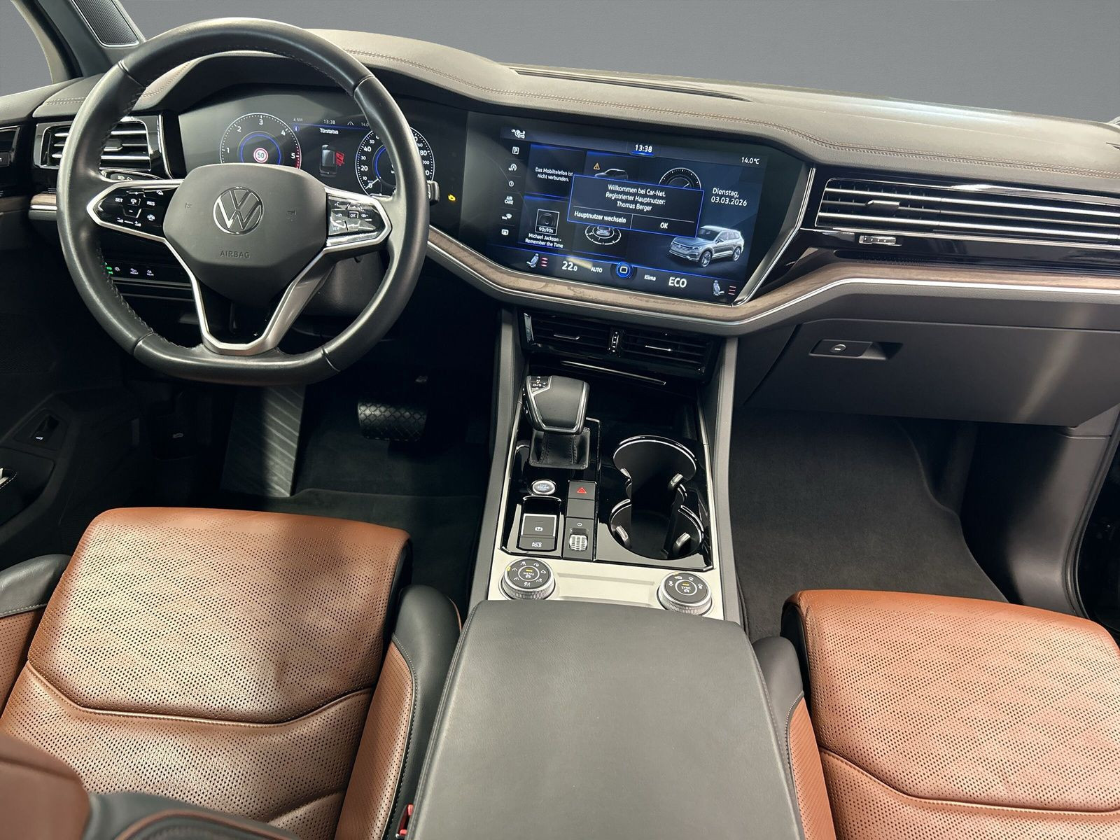 Volkswagen - Touareg_8