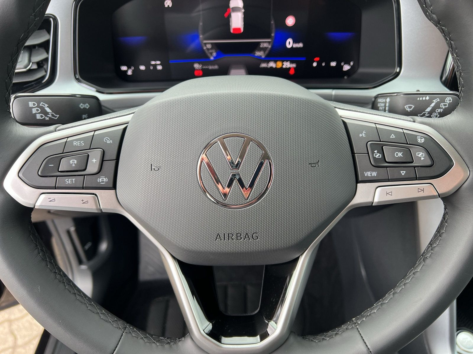 Volkswagen - T-Roc_25