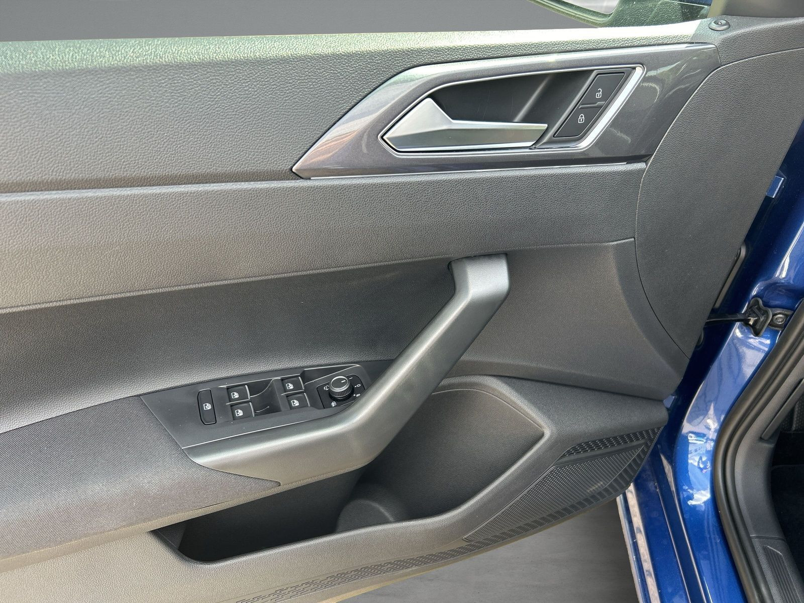 Volkswagen - Polo_21