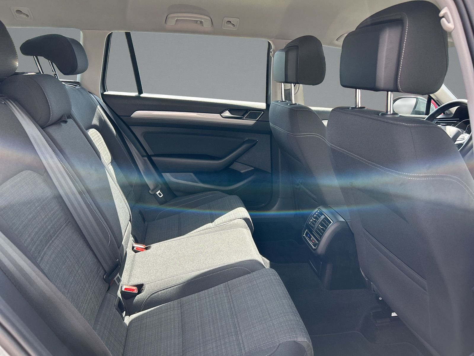 Volkswagen - Passat Variant_13