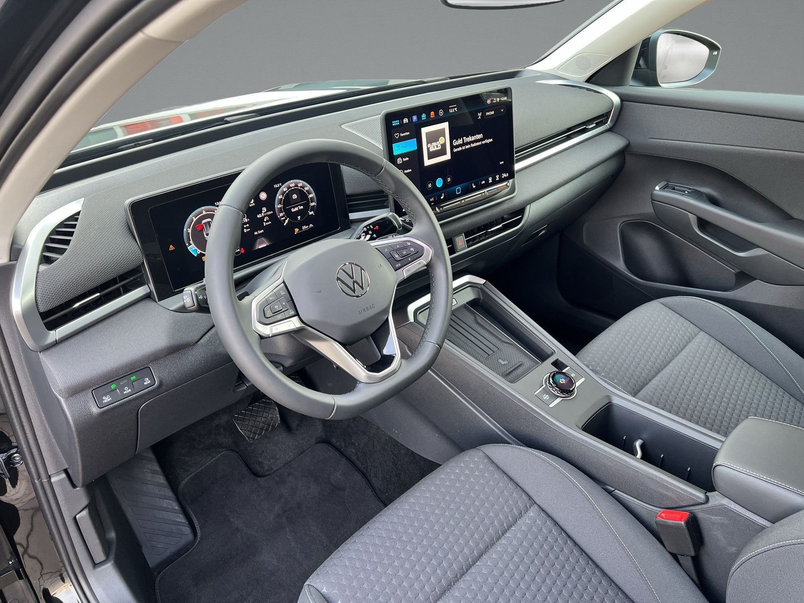 Volkswagen - T-Roc_7