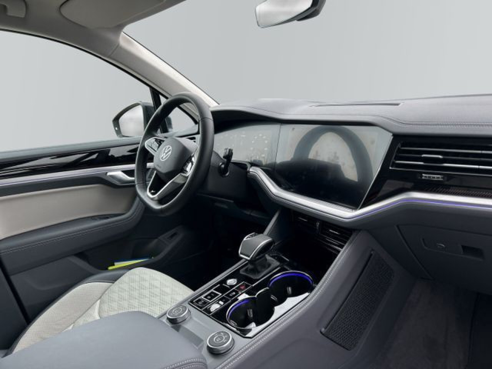 Volkswagen - Touareg_15