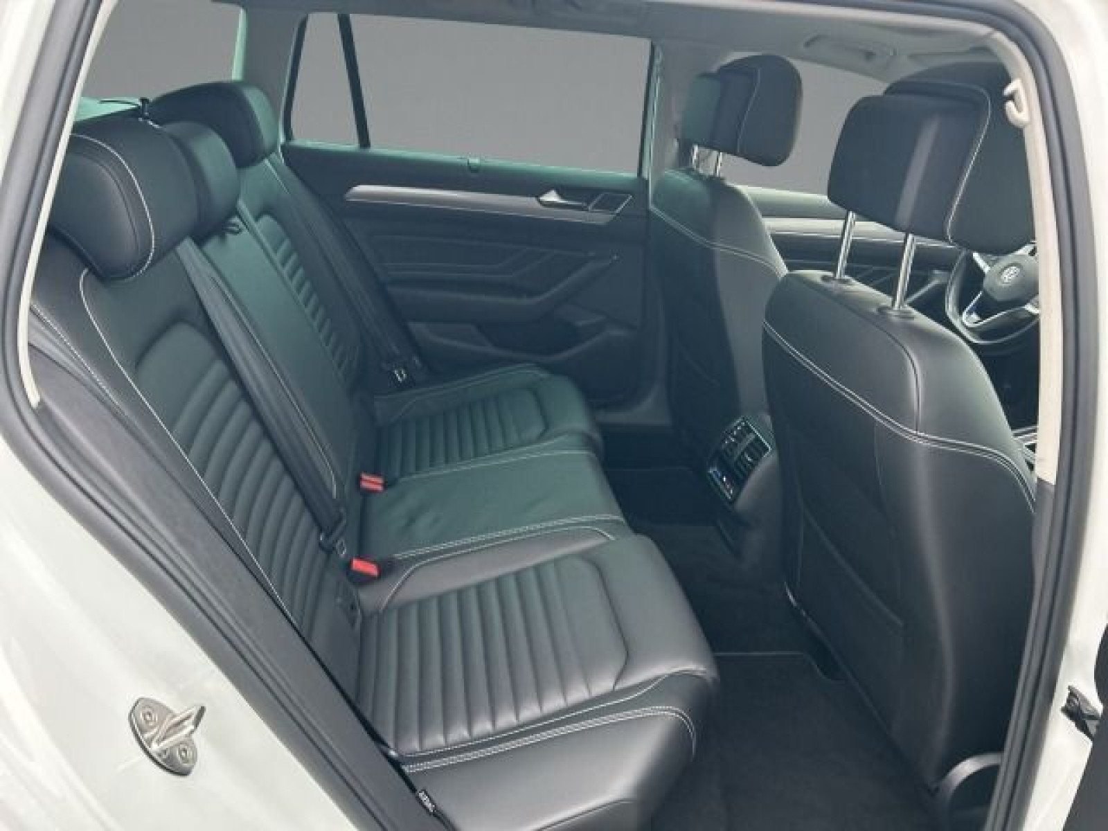 Volkswagen - Passat Variant_13