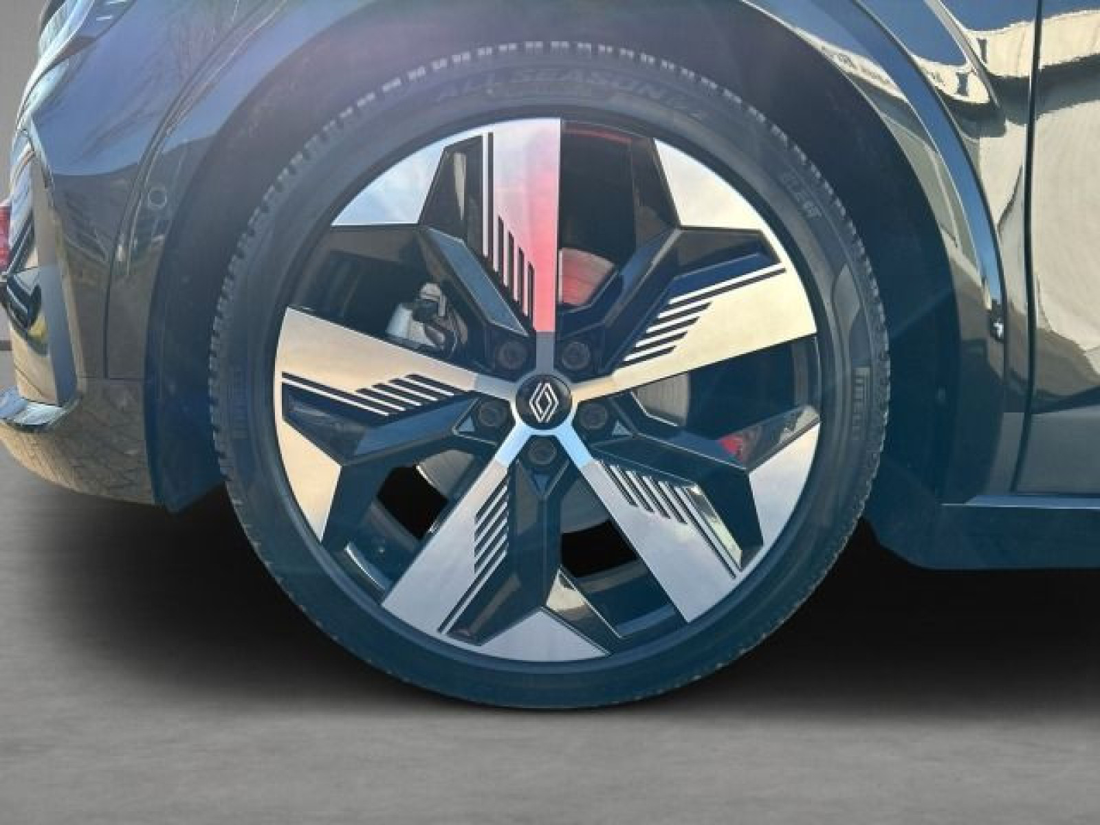 Renault - Megane E-TECH_7